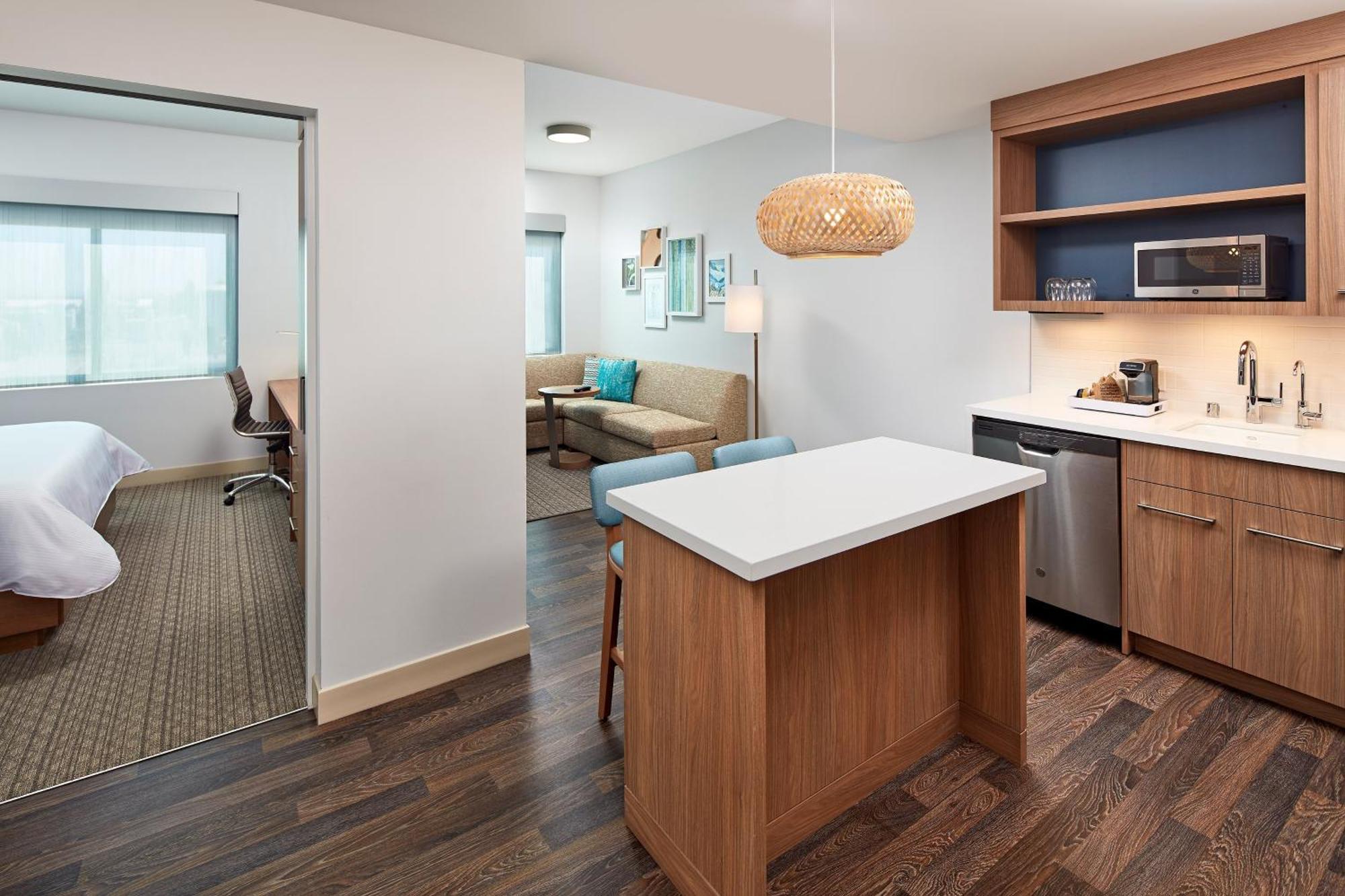 1 Bedroom Suite, 1 King, Sofa bed,1583179330:JPEG