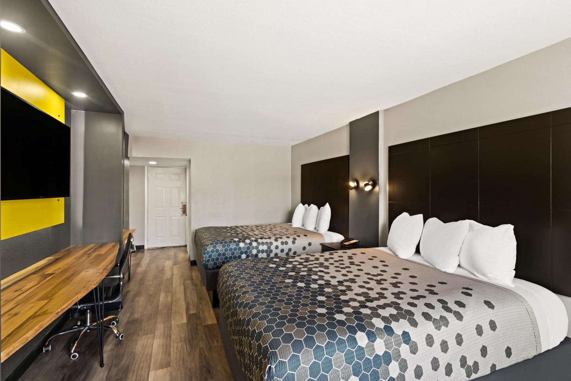 Queen Room with Two Queen Beds - Non-Smoking
