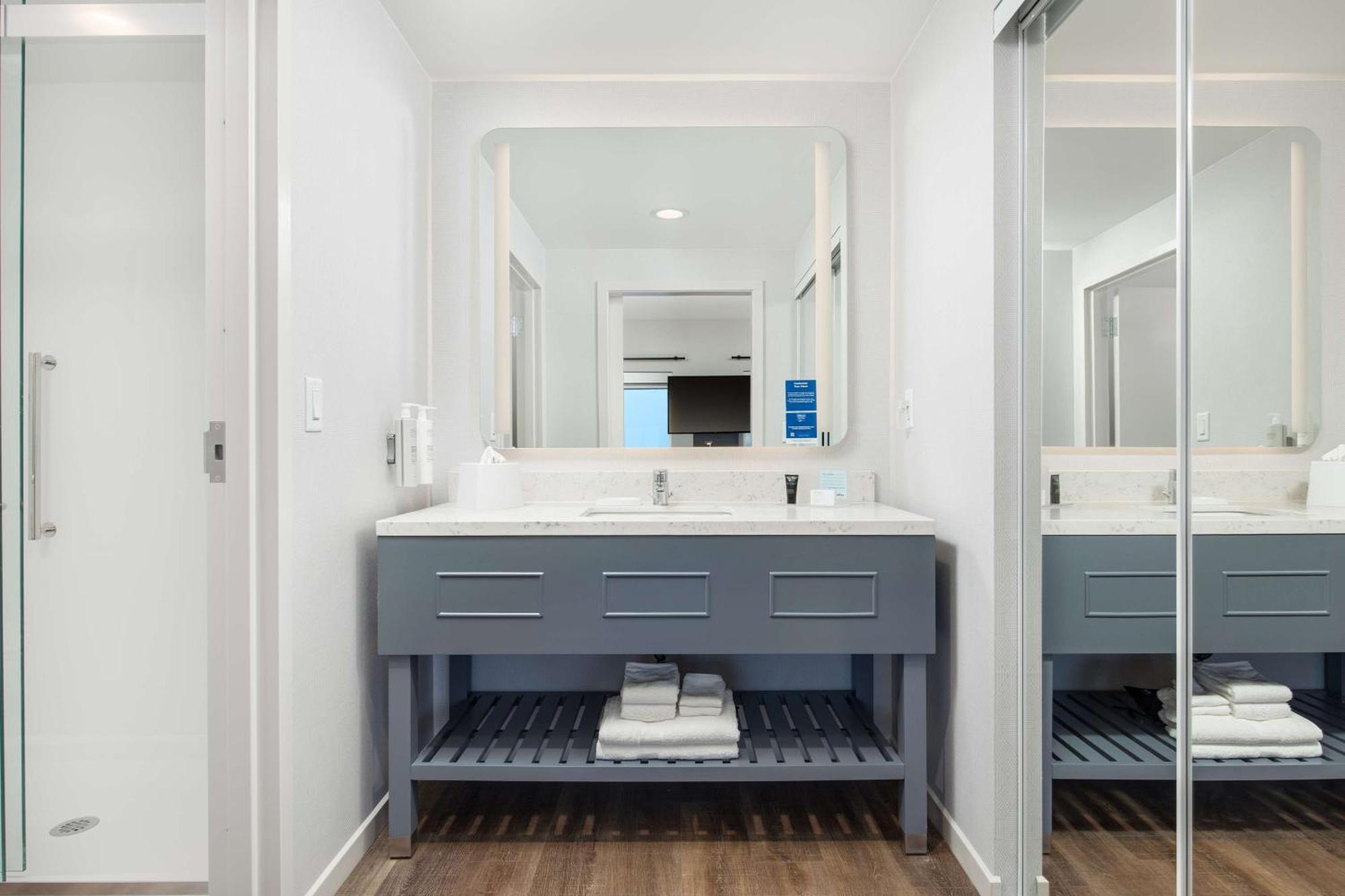 King Studio Suite