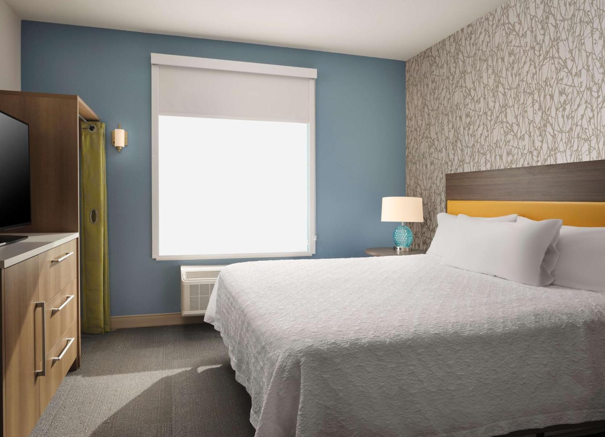 One-Bedroom King Suite - Non-Smoking