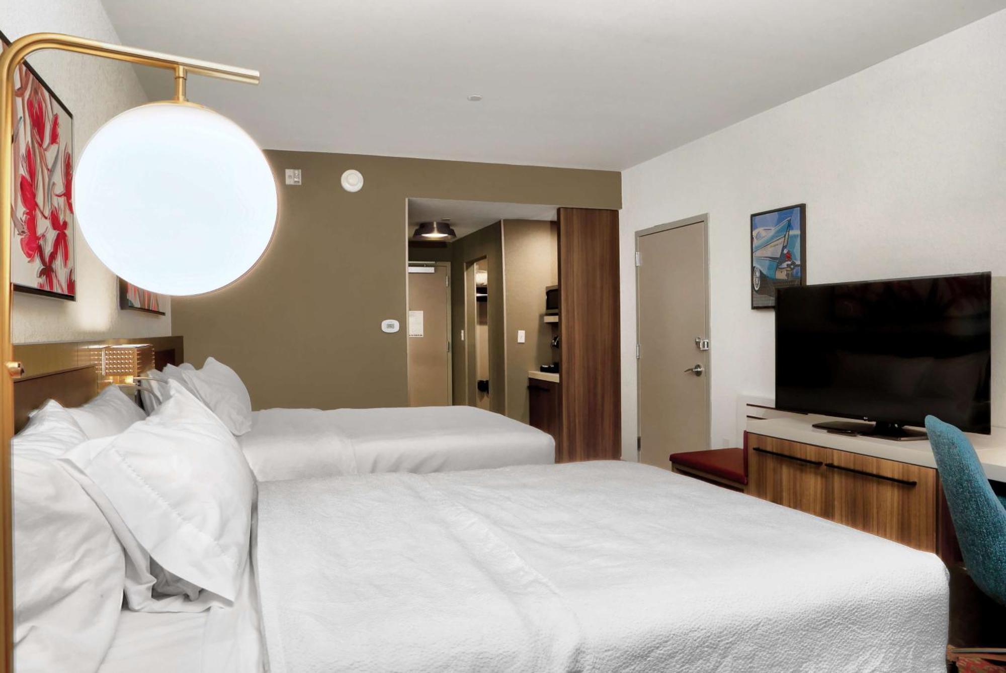 Queen Room with Two Queen Beds - Hearing Access