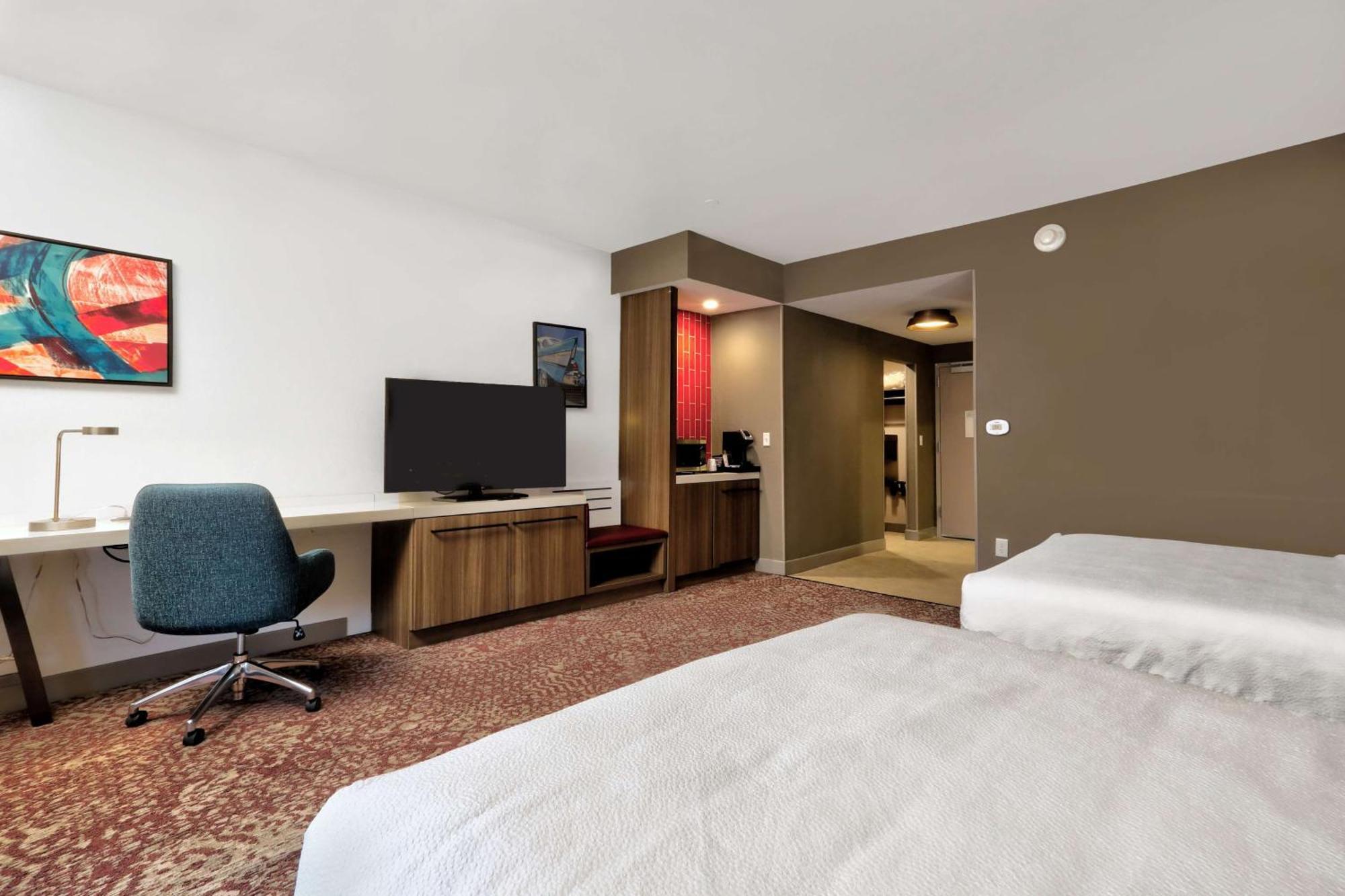 Queen Room with Two Queen Beds and Accessible Tub - Mobility Access