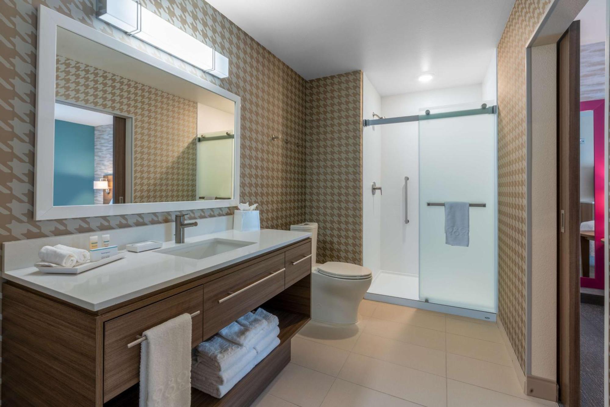 King Suite - Hearing Access/Non-Smoking