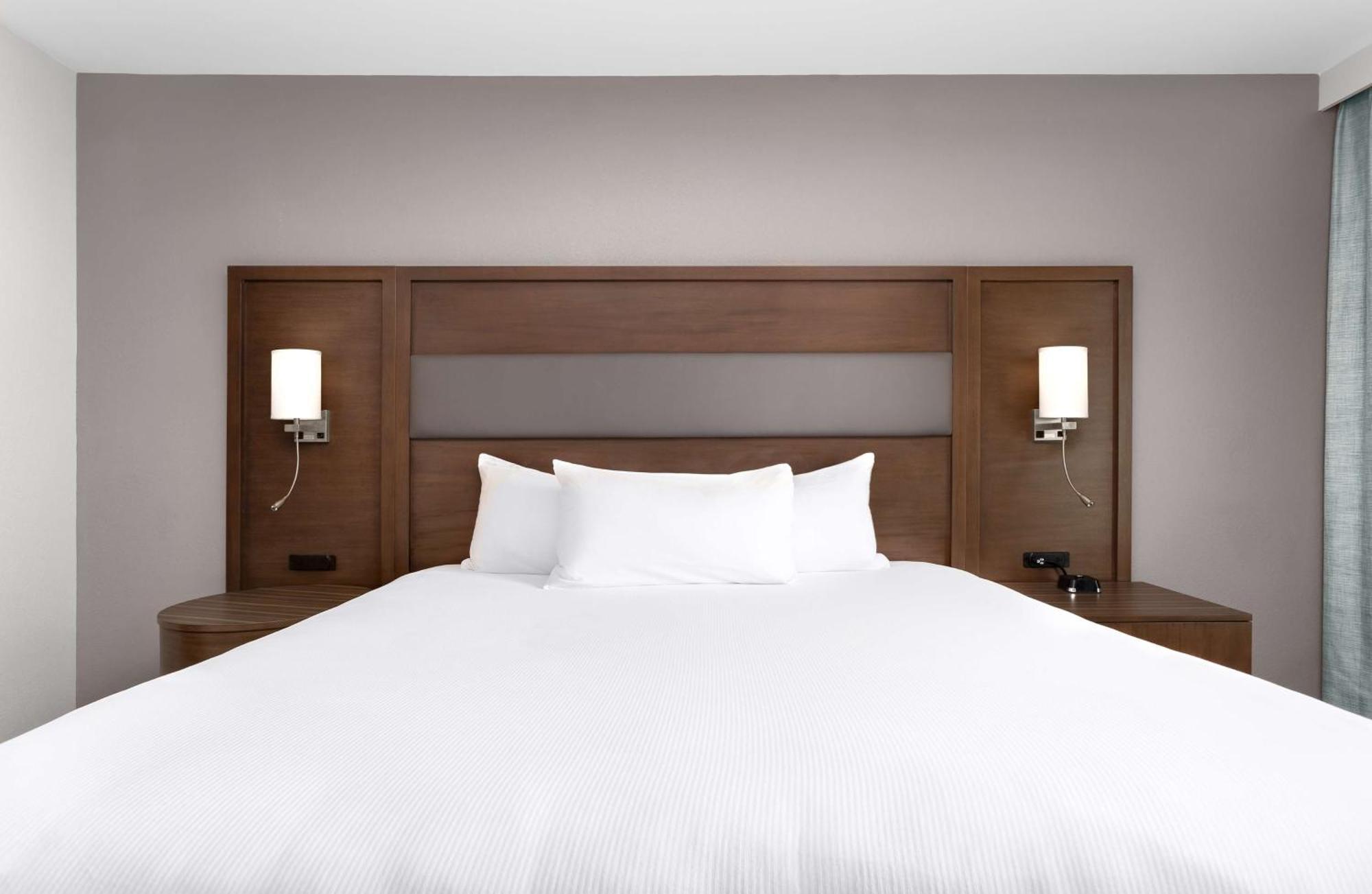Queen Room with Two Queen Beds - Hearing Access