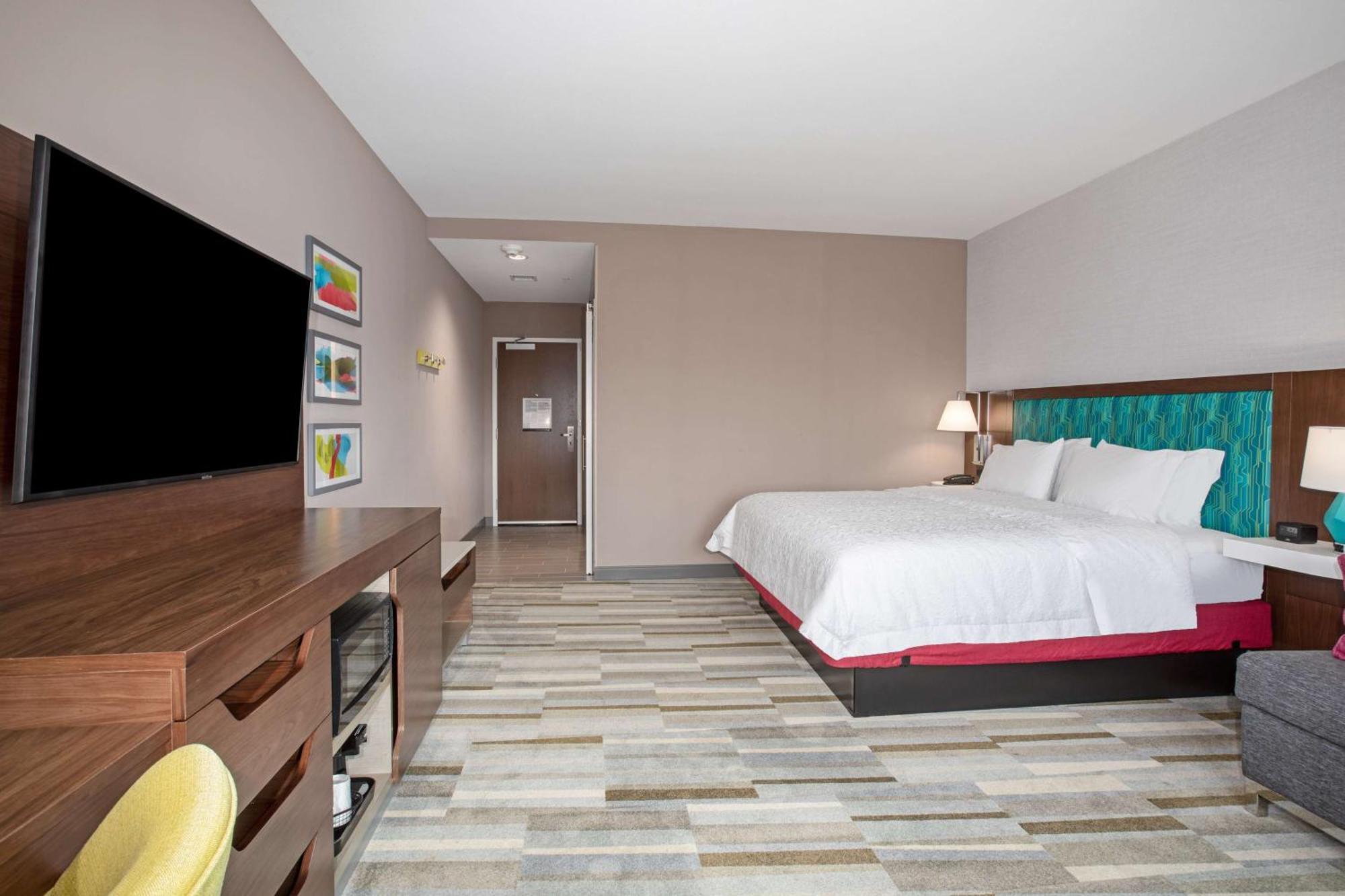 King Room with Sofa Bed - Non-Smoking