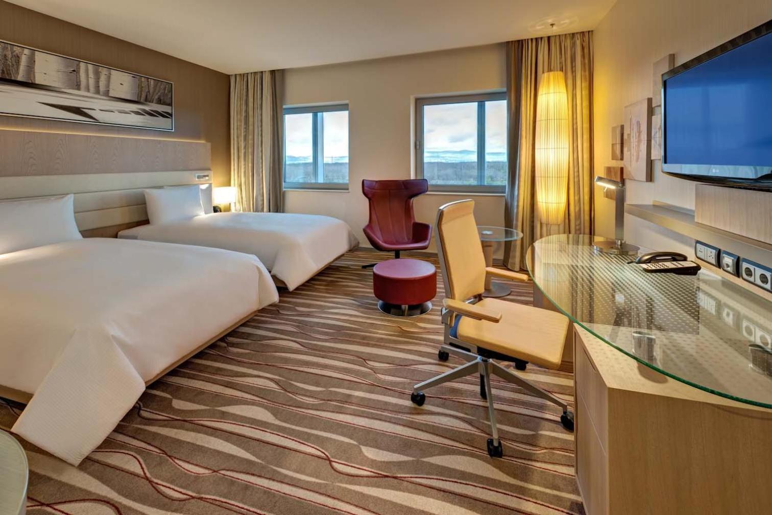 Twin Room,1552492528:JPEG