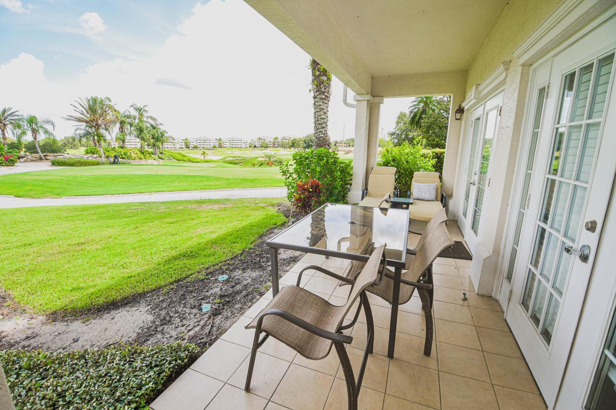 Deluxe One-Bedroom Villa - Waterpark Access