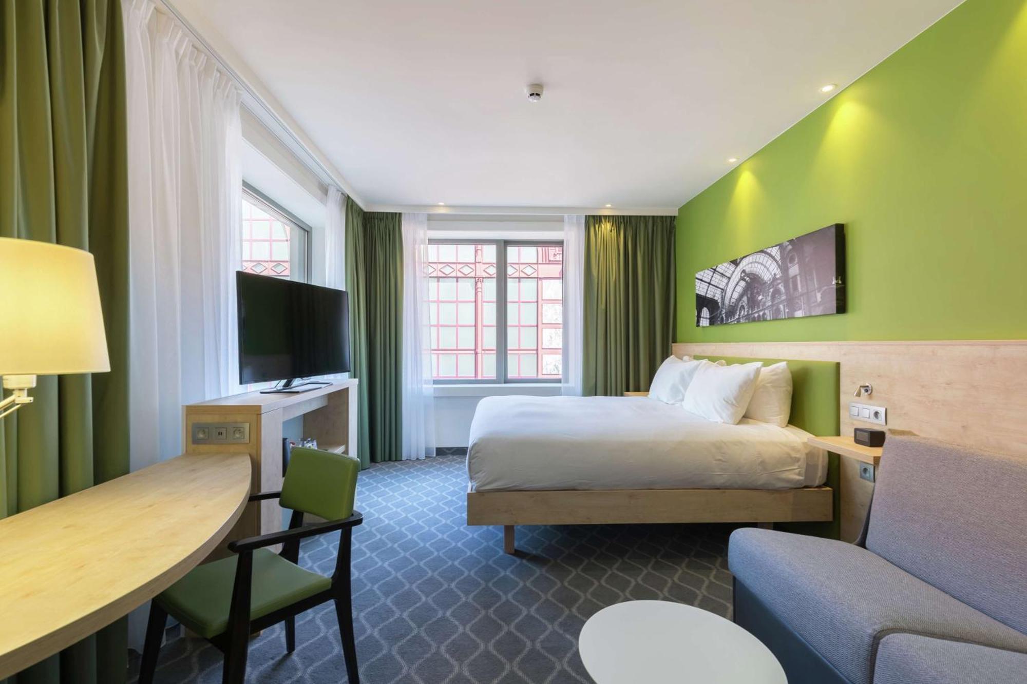 King Room with Sofa Bed