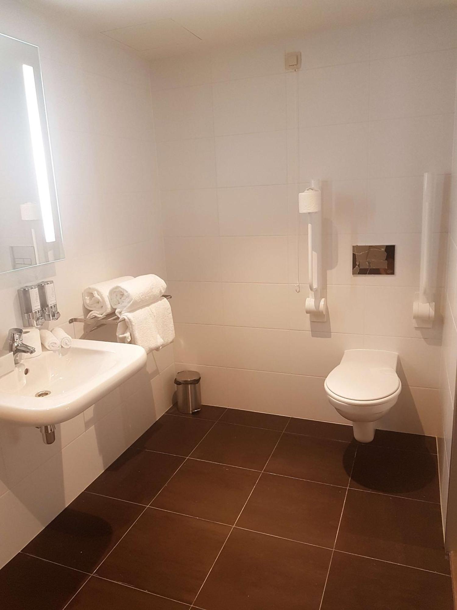 King Room - Mobility Accessible