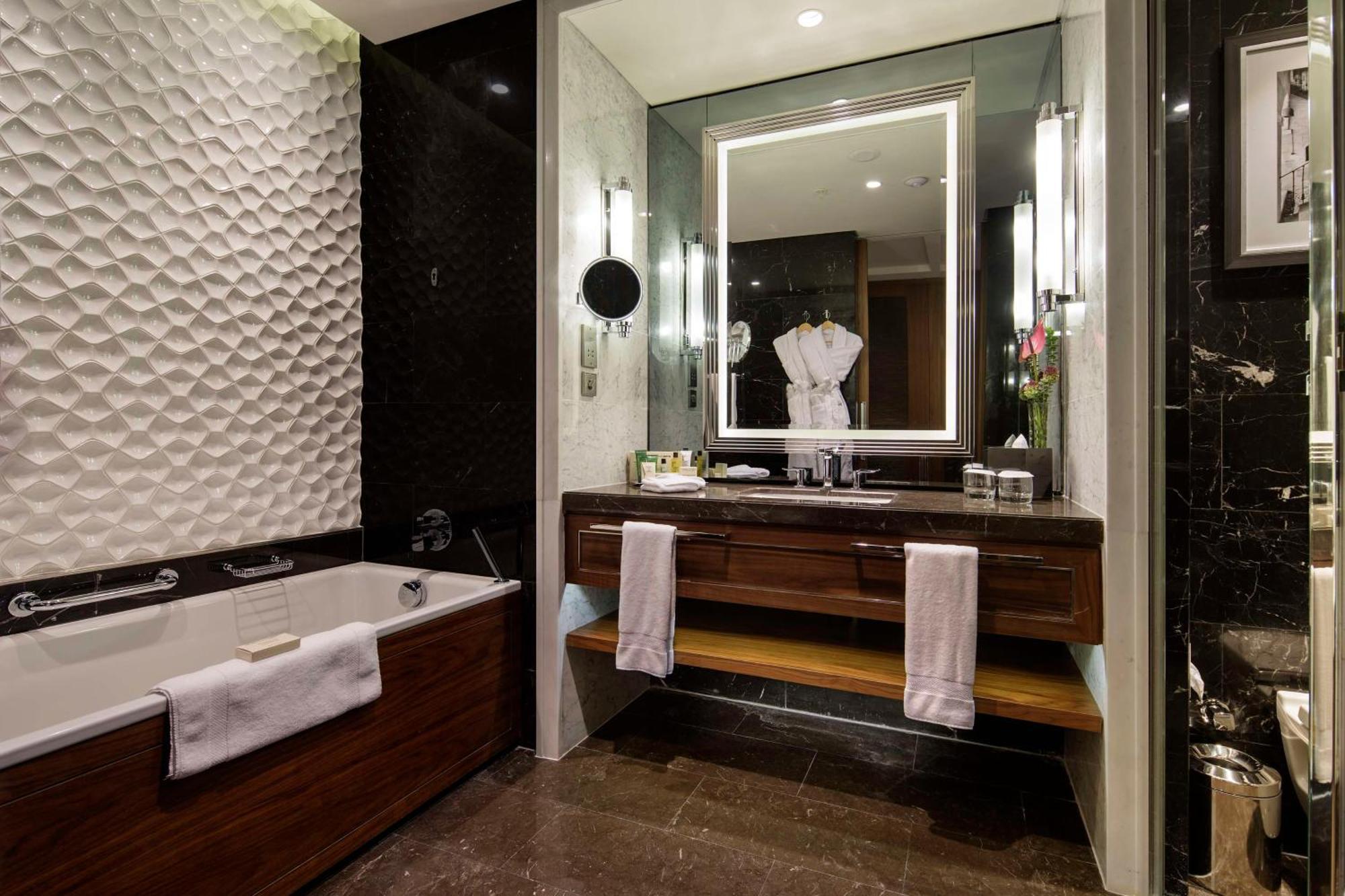 Executive King Room - Lounge Access