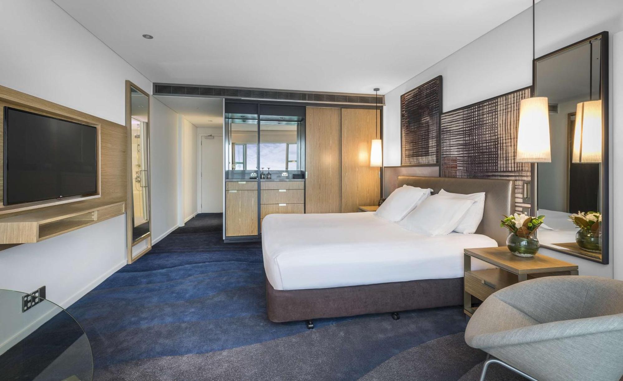 Deluxe King Room with Harbour View