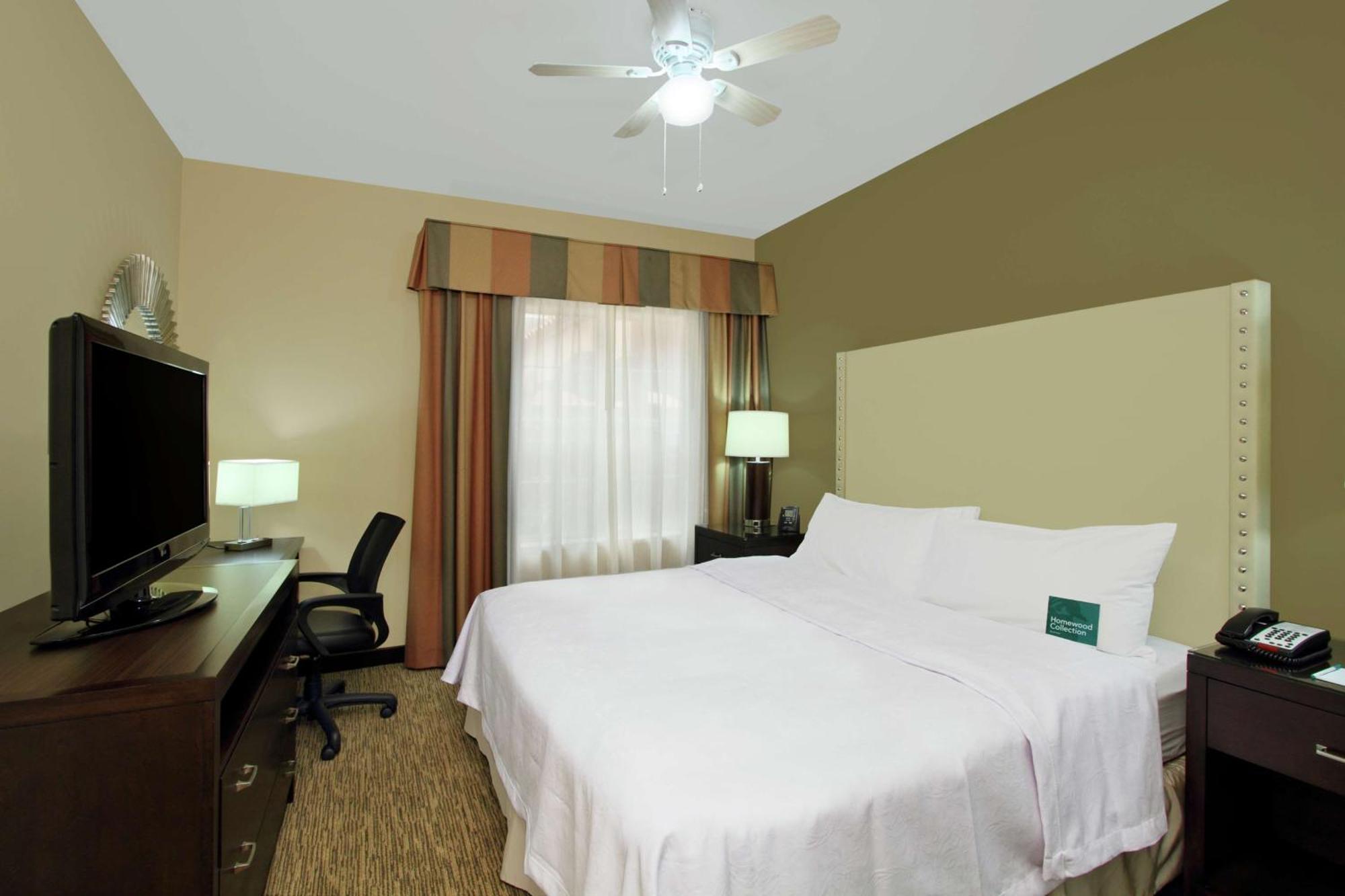 Premium One-Bedroom King Suite - Non-Smoking