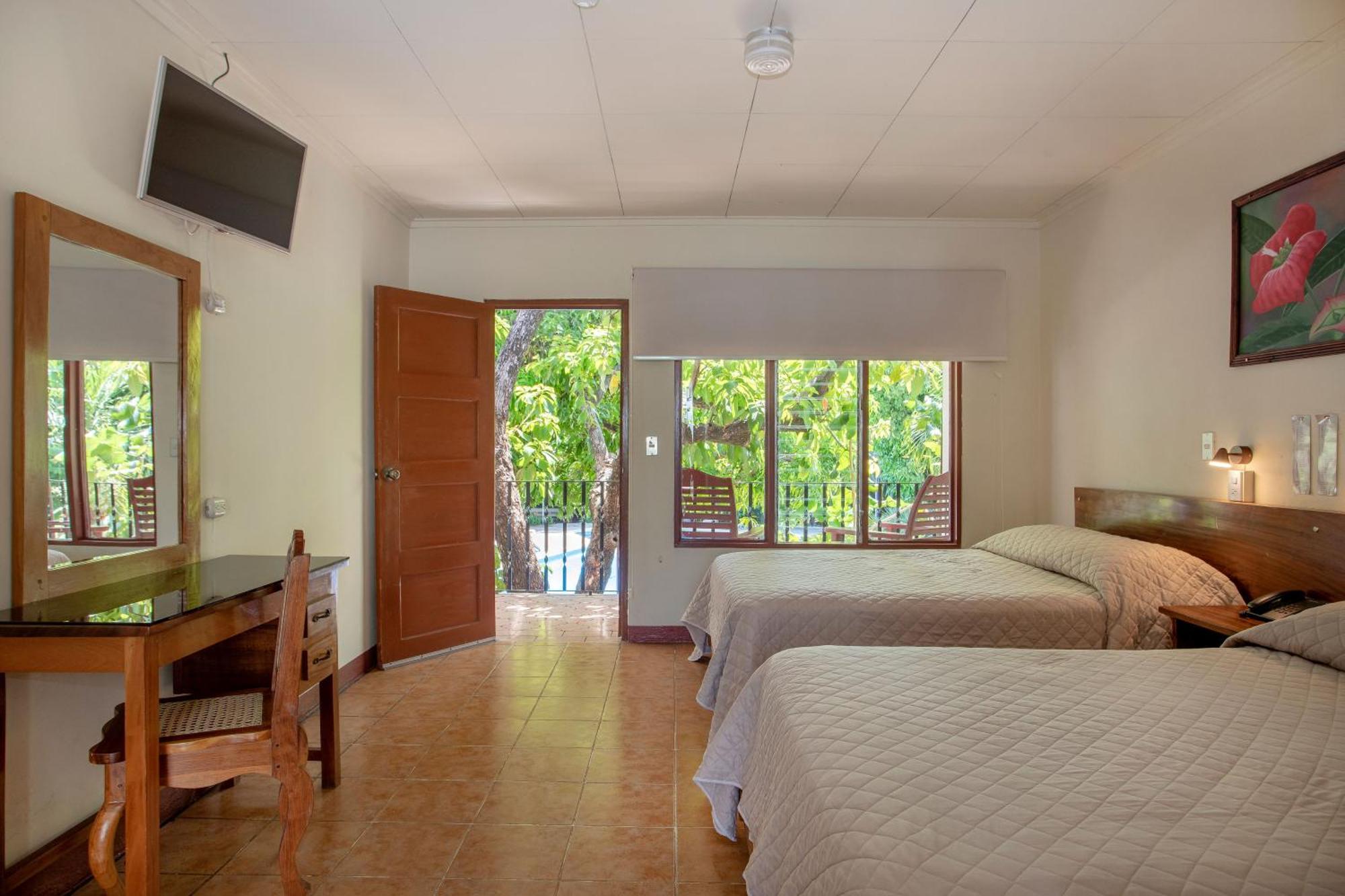 Standard Double Room with Two Double Beds,1548290176:JPEG