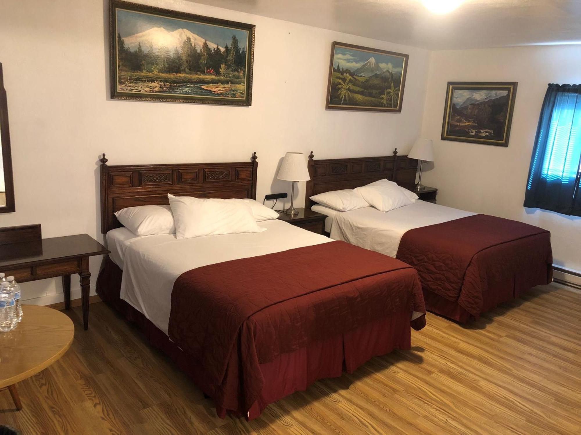 Standard Queen Room with Two Queen Beds,1548664420:JPEG