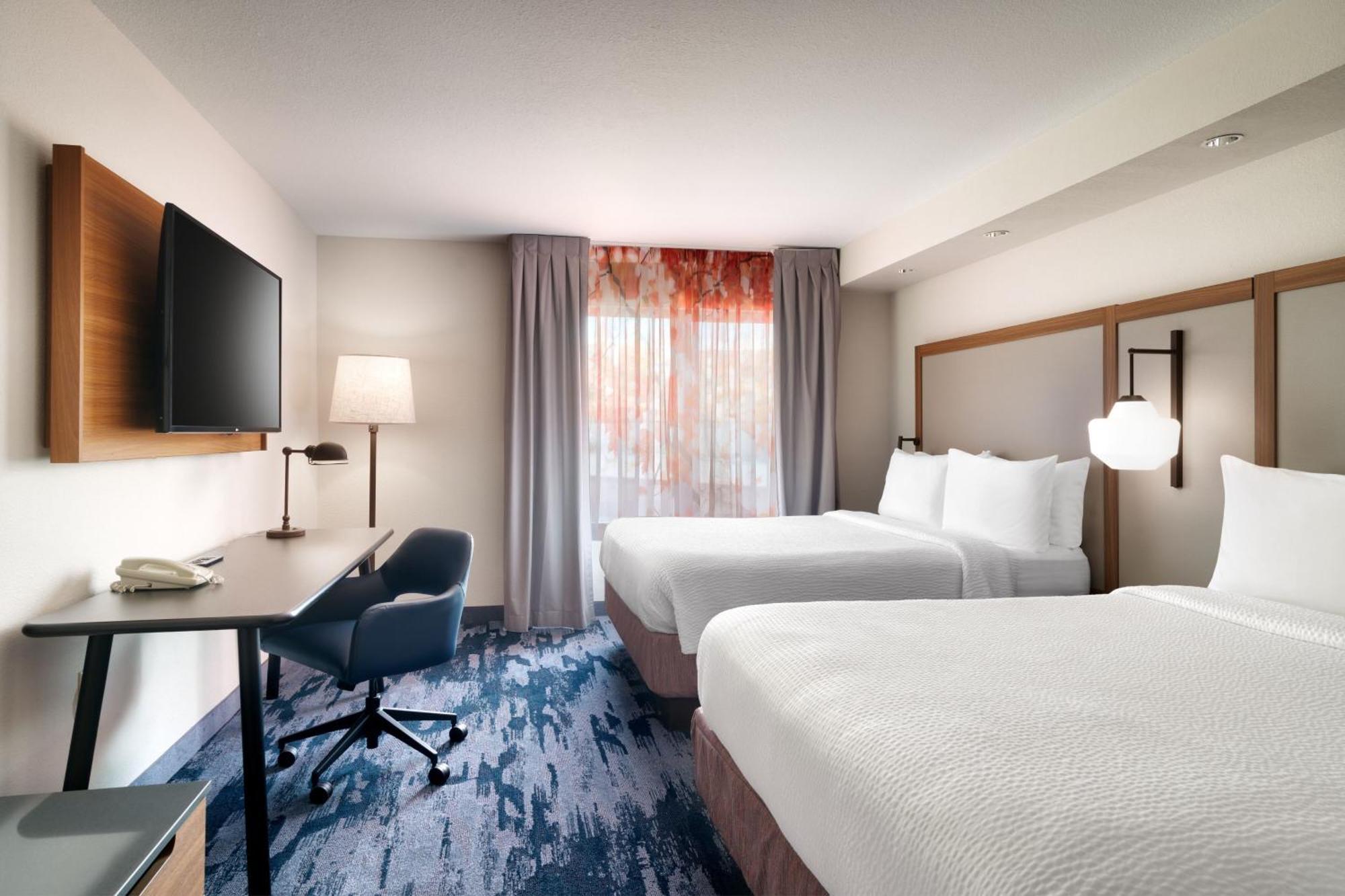 Queen Room with Two Queen Beds - Hearing Accessible