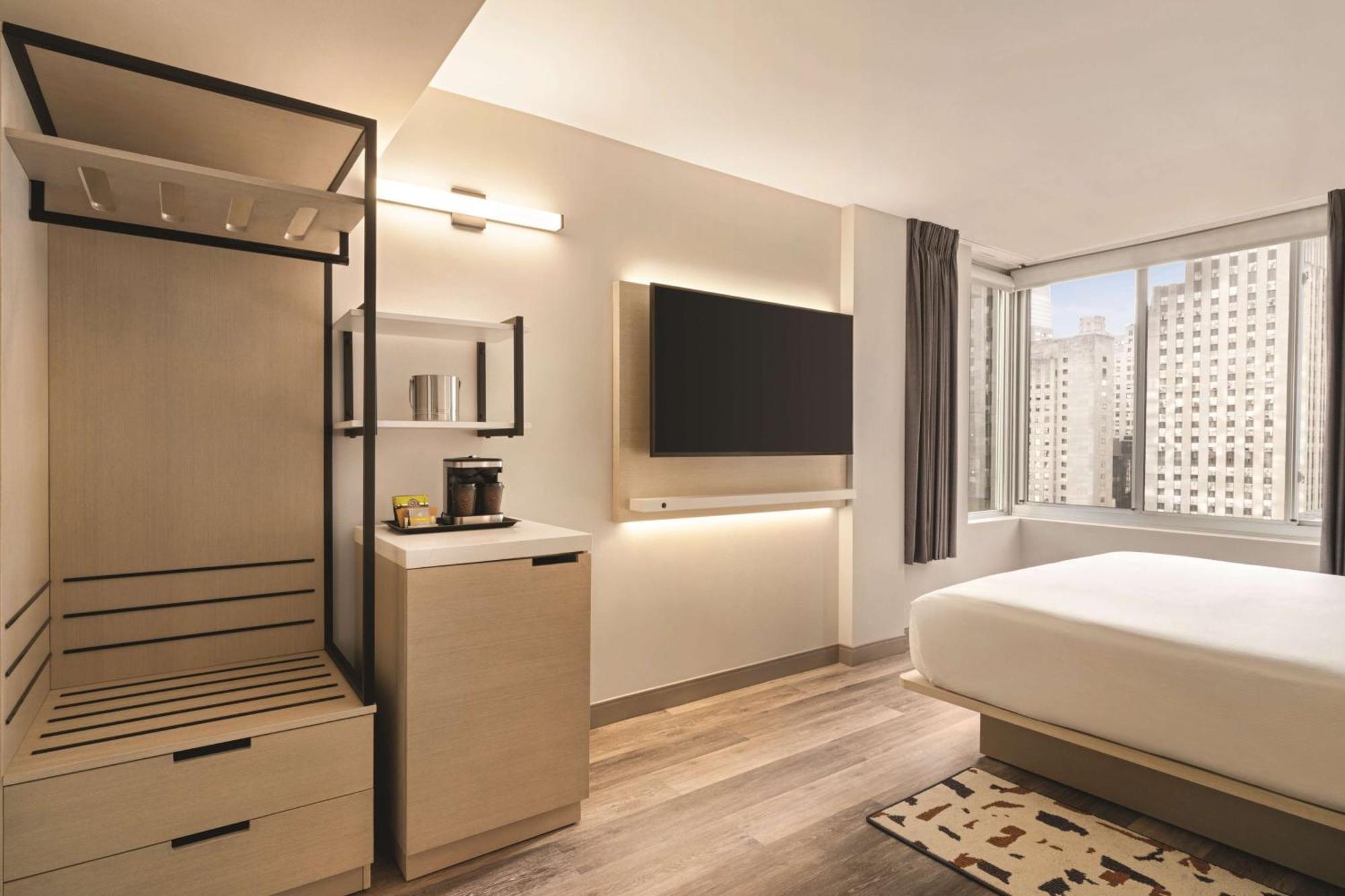 King Studio Suite