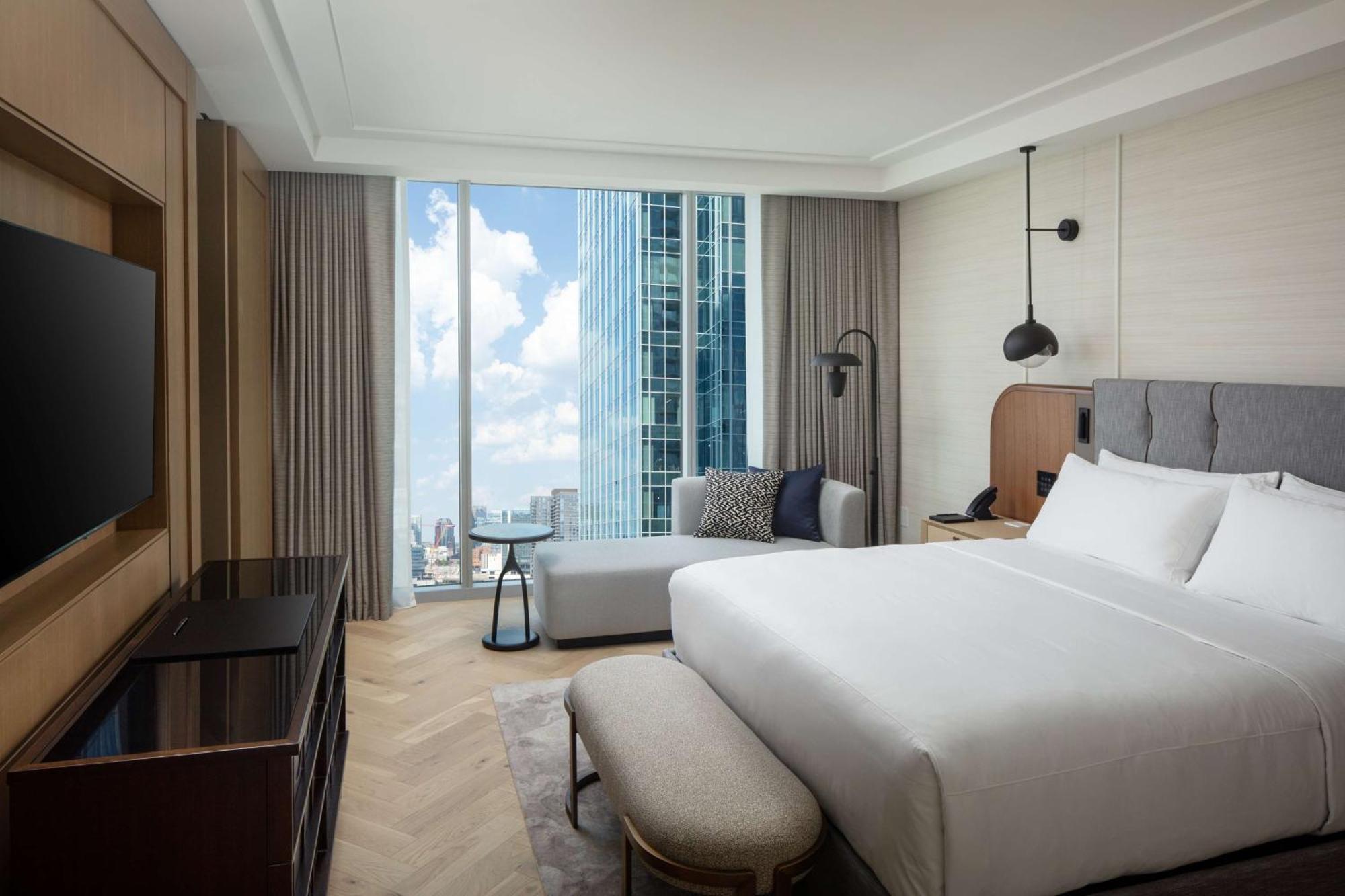 One-Bedroom Corner King Suite