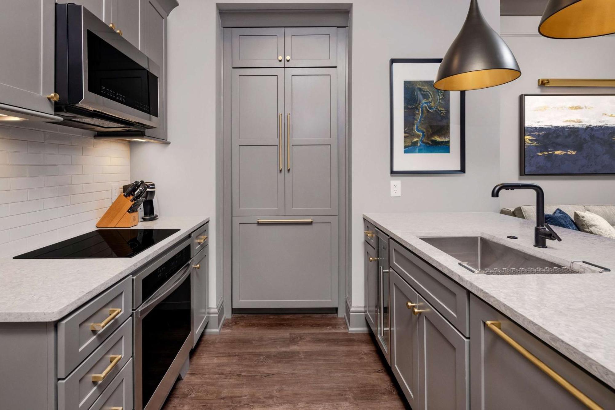 One-Bedroom King Suite with Balcony