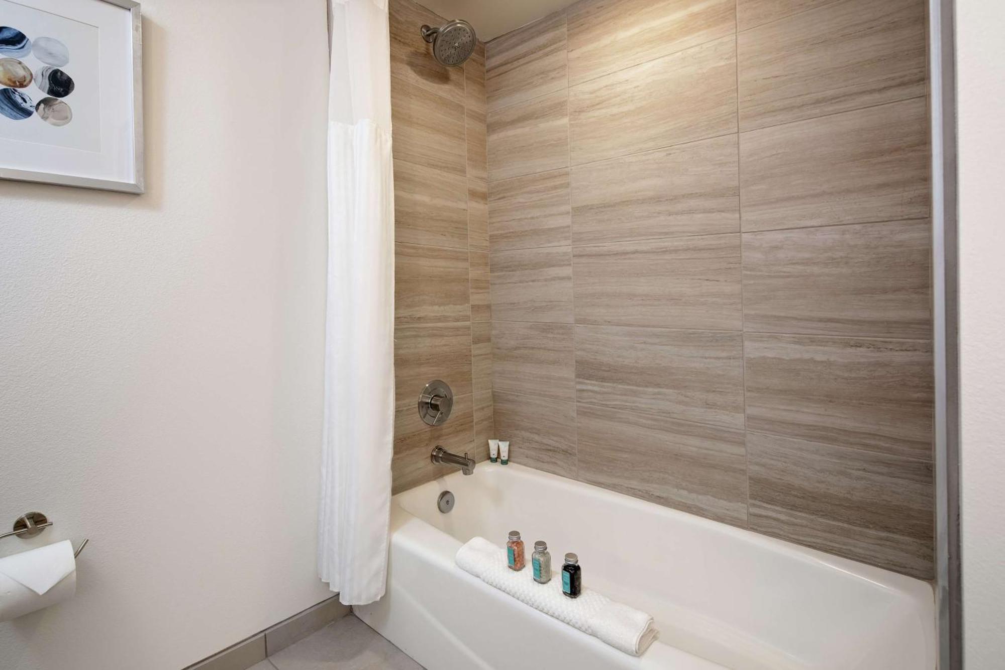 King Room - Mobility Access,1548813049:JPEG