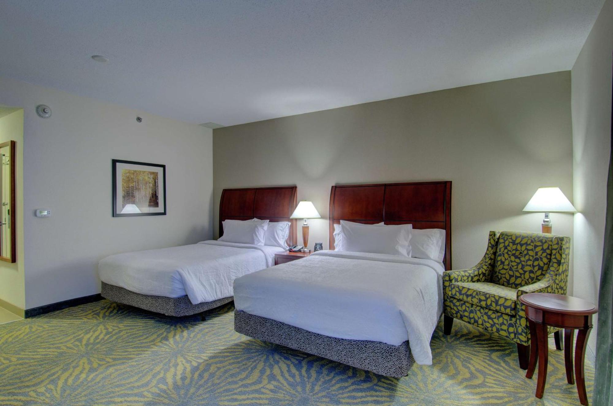 Queen Room with Two Queen Beds - Hearing Access