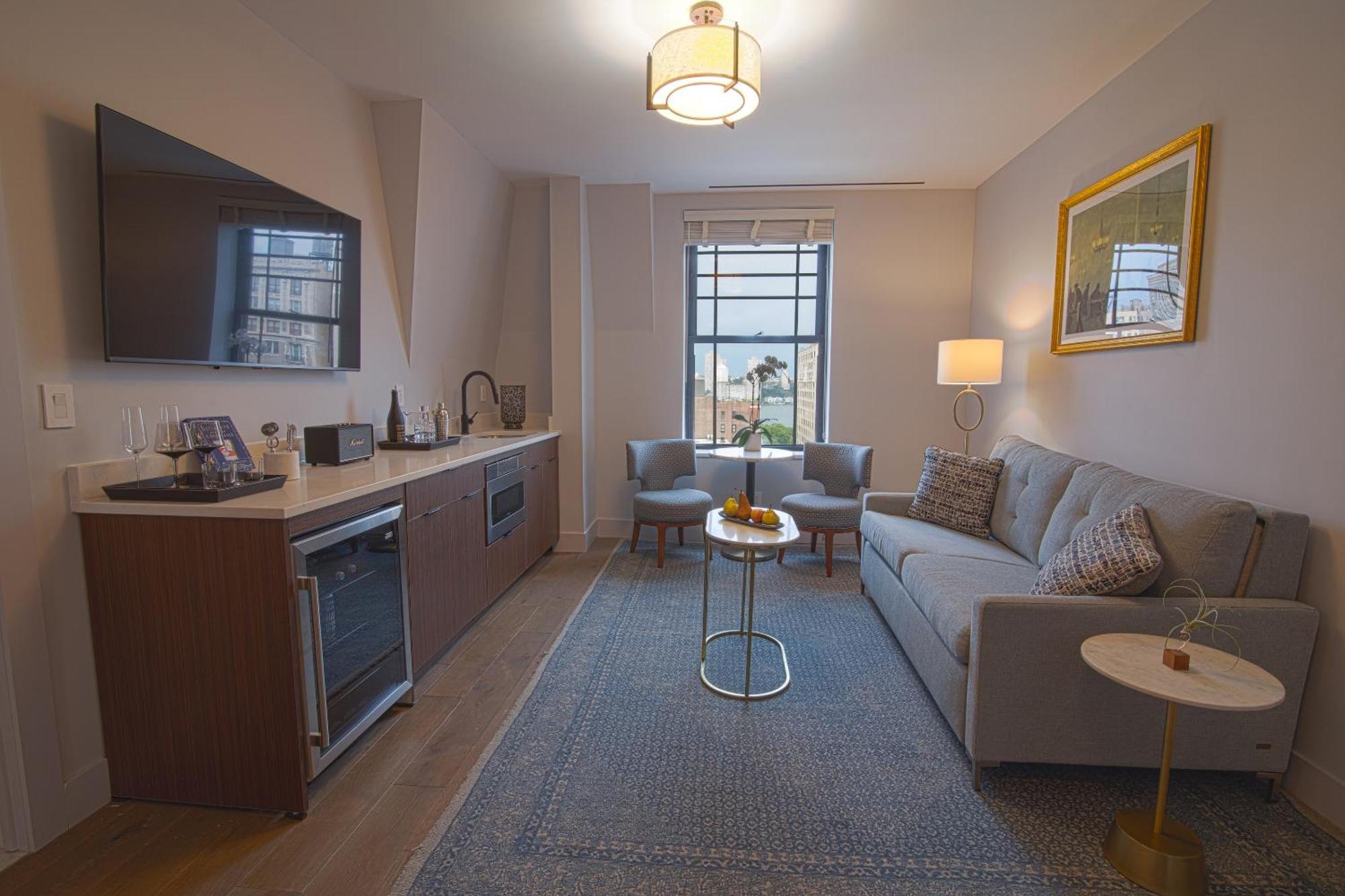 Hudson Two-bedroom Suite 1 King Bed, 2 Full Beds & Sofa Bed