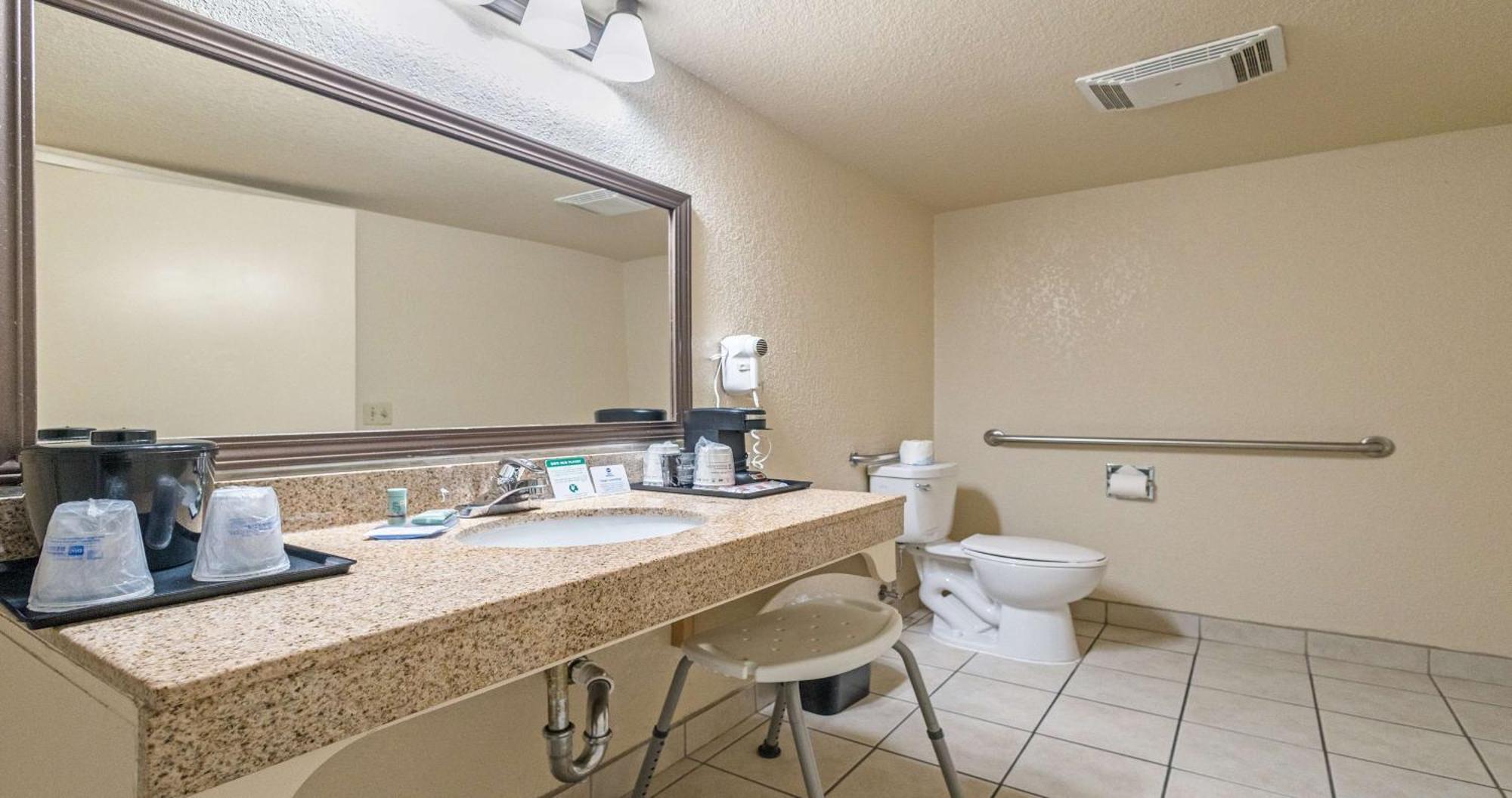 King Room with Bath Tub - Disability Access/Non-Smoking