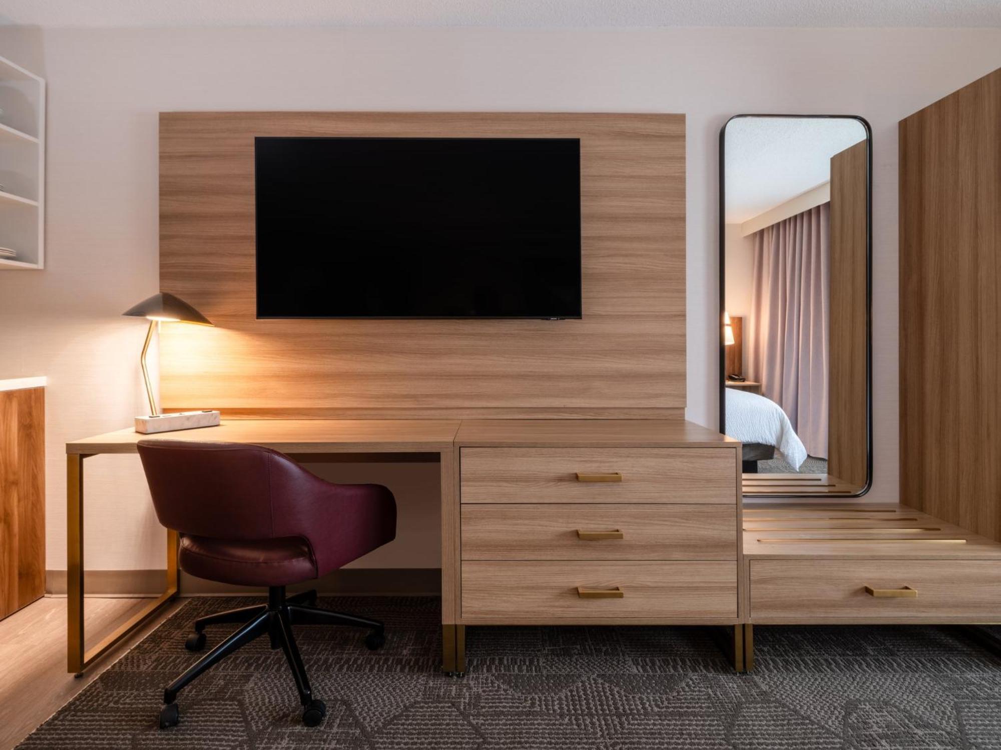 Studio Queen Suite