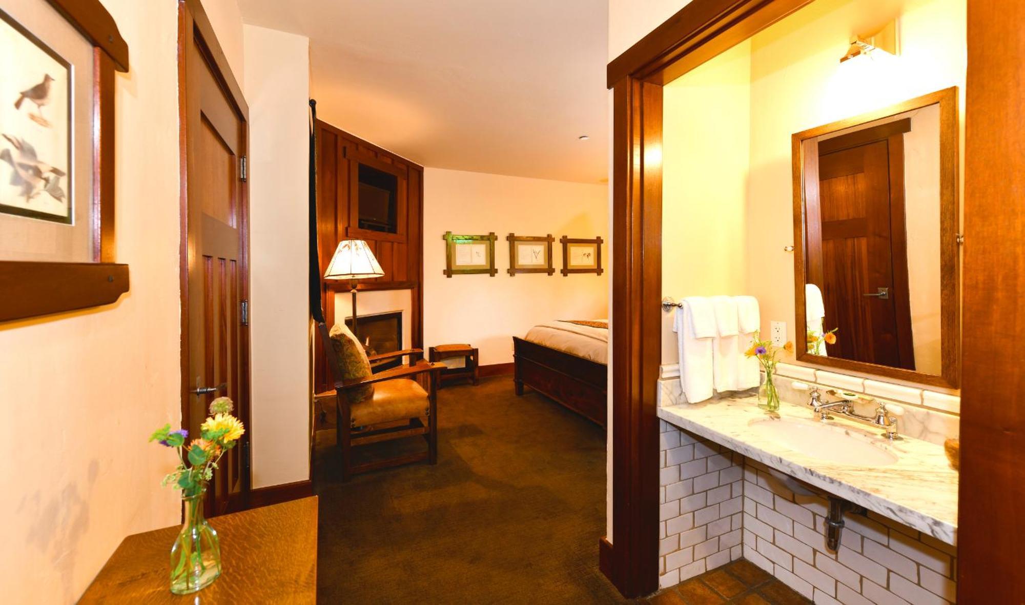 Queen Room - Disability Access