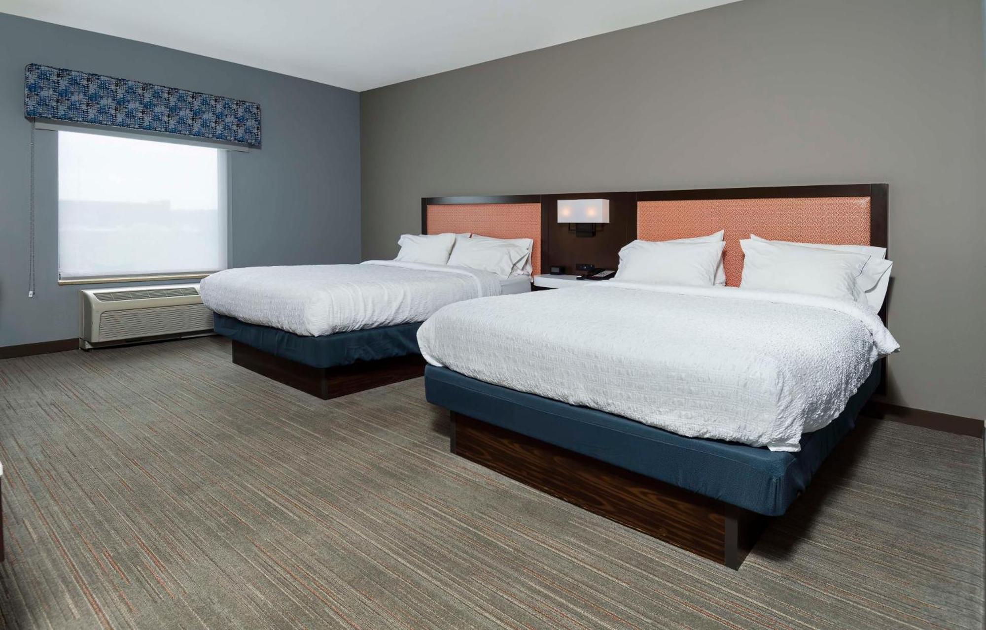 King Room with Roll-In Shower - Mobility and Hearing Access/Non-Smoking,1557857314:JPEG