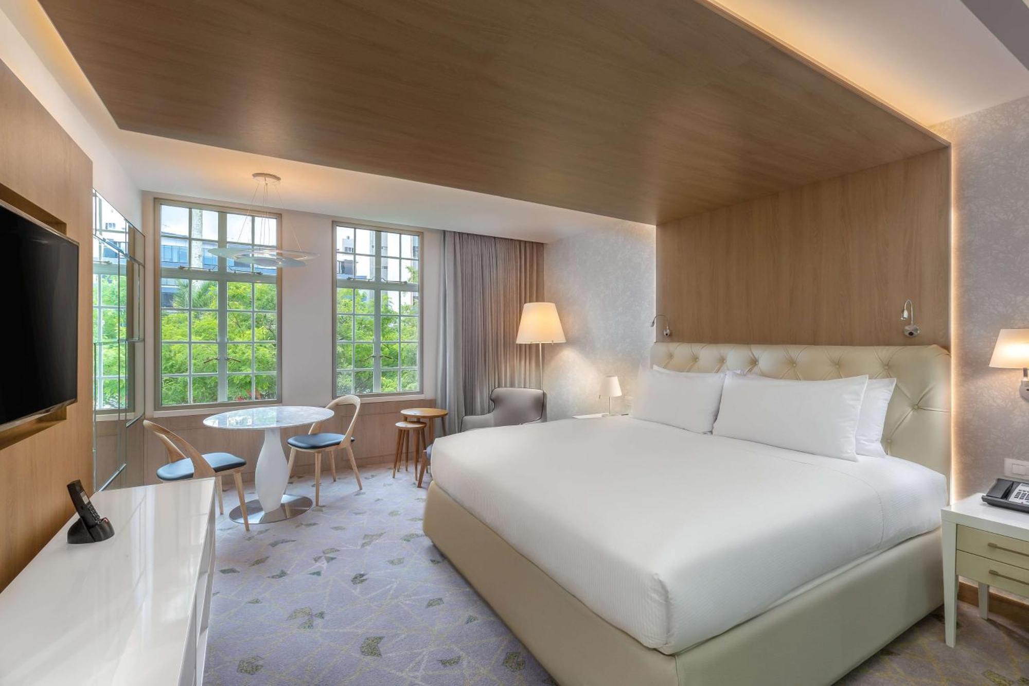 Corner King Room,1551232687:JPEG