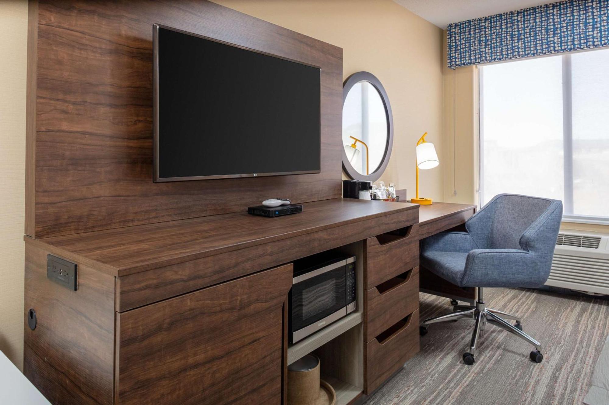 King Room with Sofa Bed and Study - Non-Smoking,1551261685:JPEG