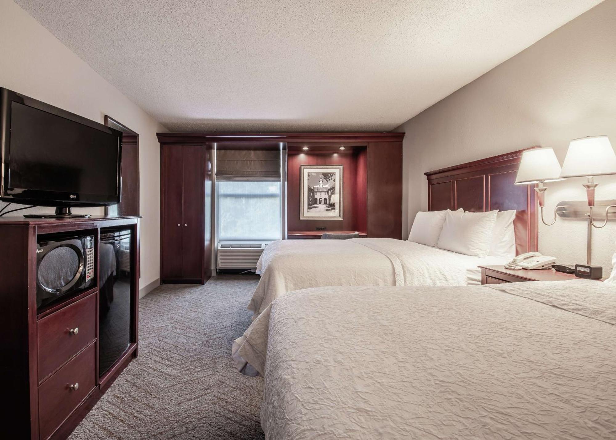 Queen Room with Two Queen Beds - Non-Smoking,1707980785:JPEG