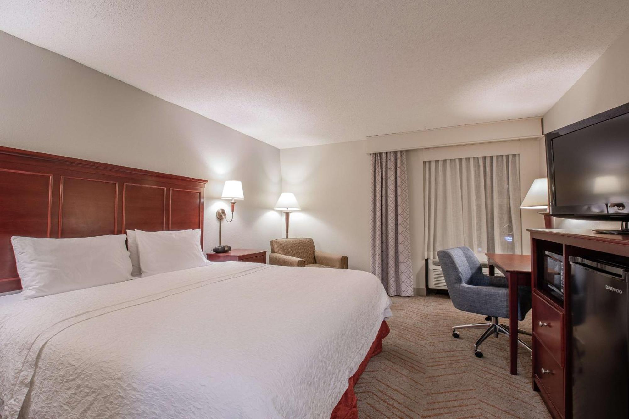 King Room with Shower - Mobility Access/Non-Smoking,1707980960:JPEG
