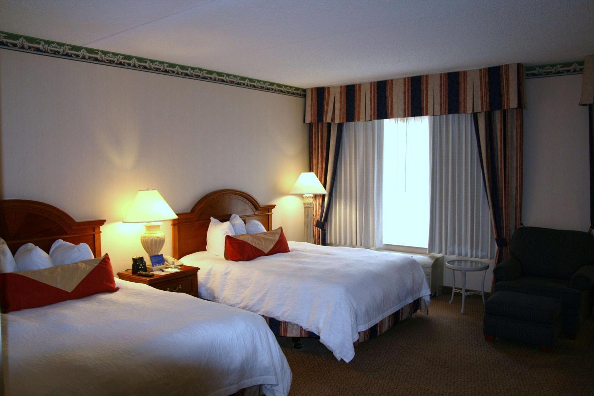 Queen Room with Two Queen Beds - Mobility and Hearing Access,1551291271:JPEG