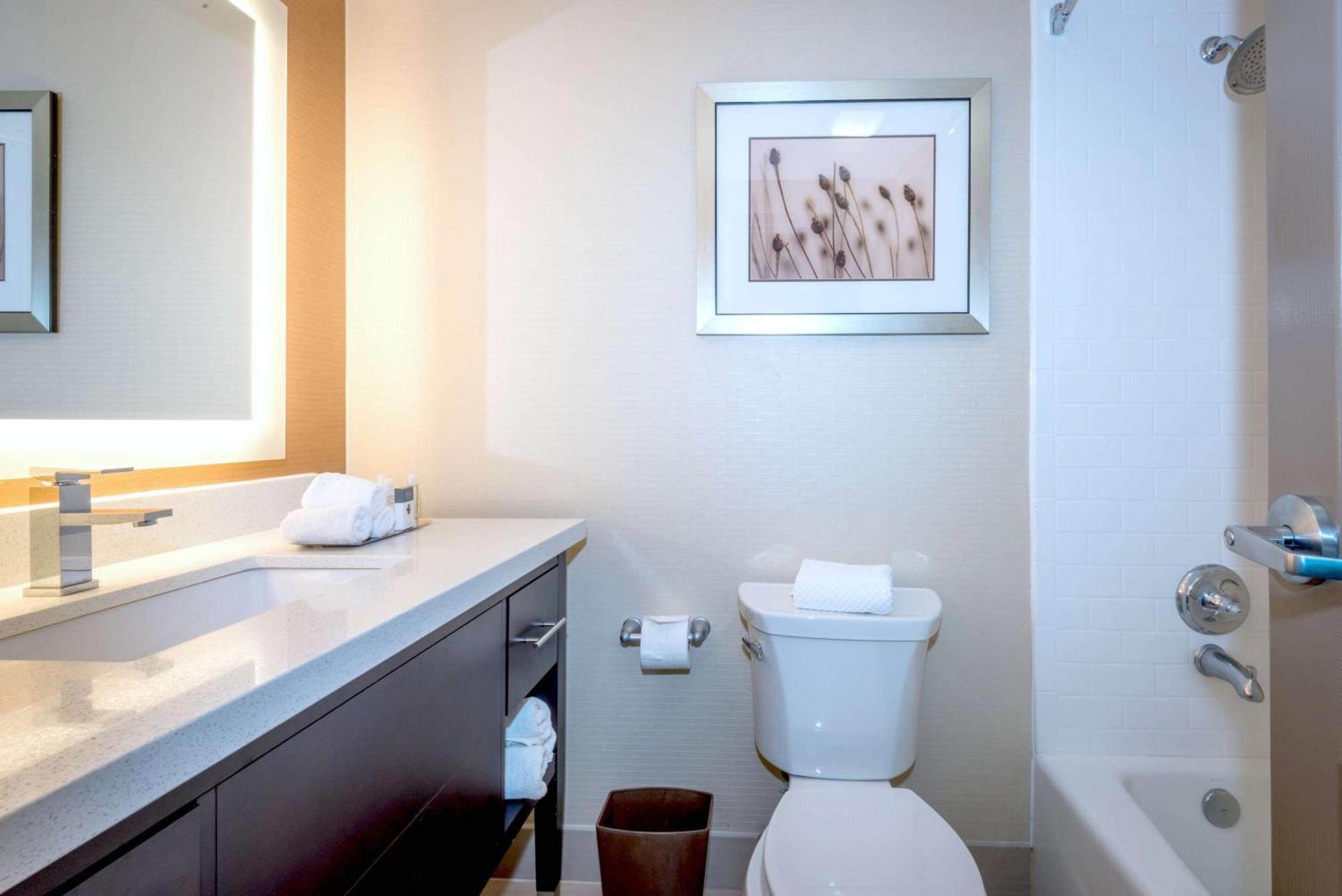 Double Room with Two Double Beds - Hearing Accessible/Non-Smoking