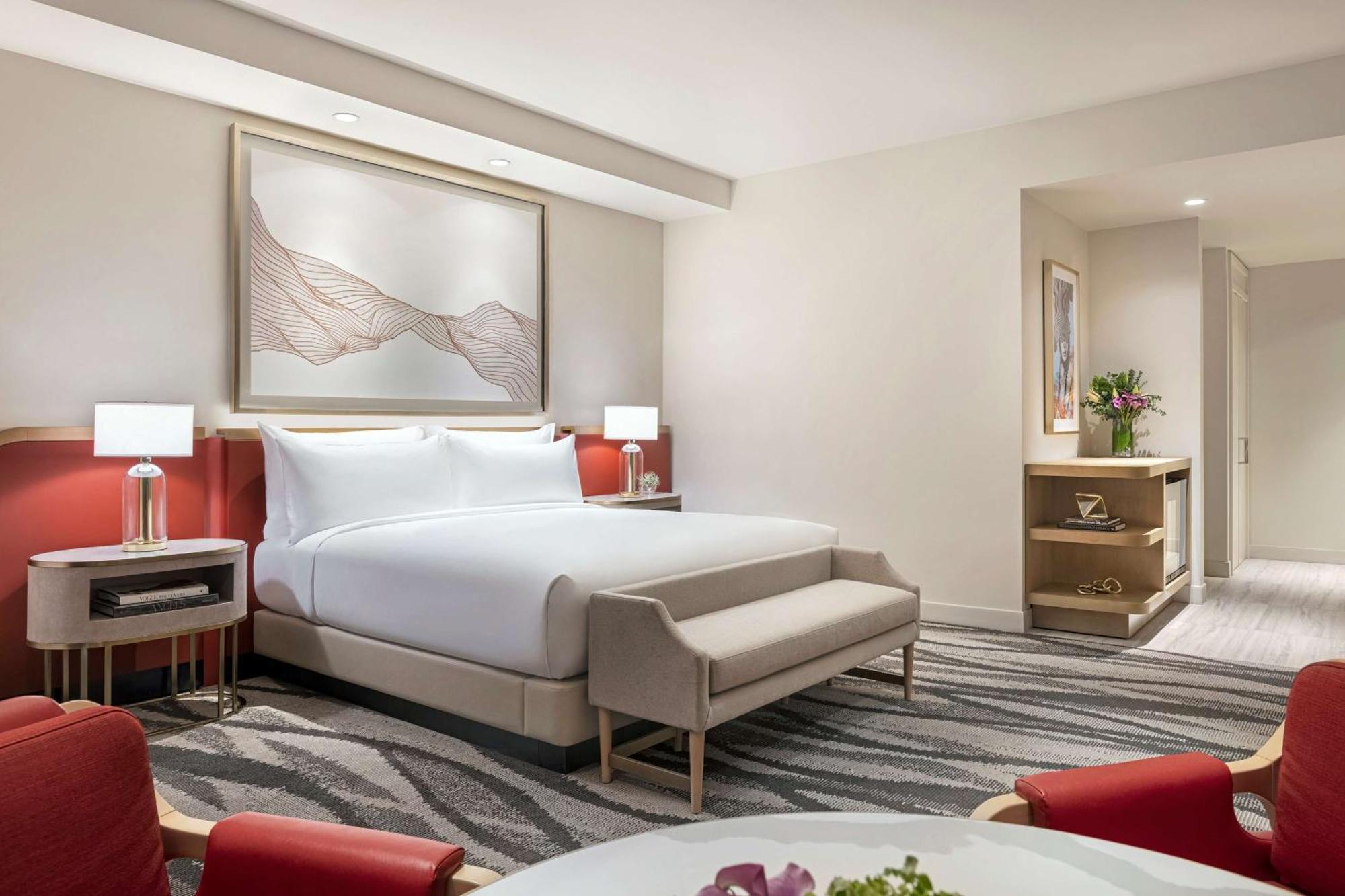 Premium King Room with City View