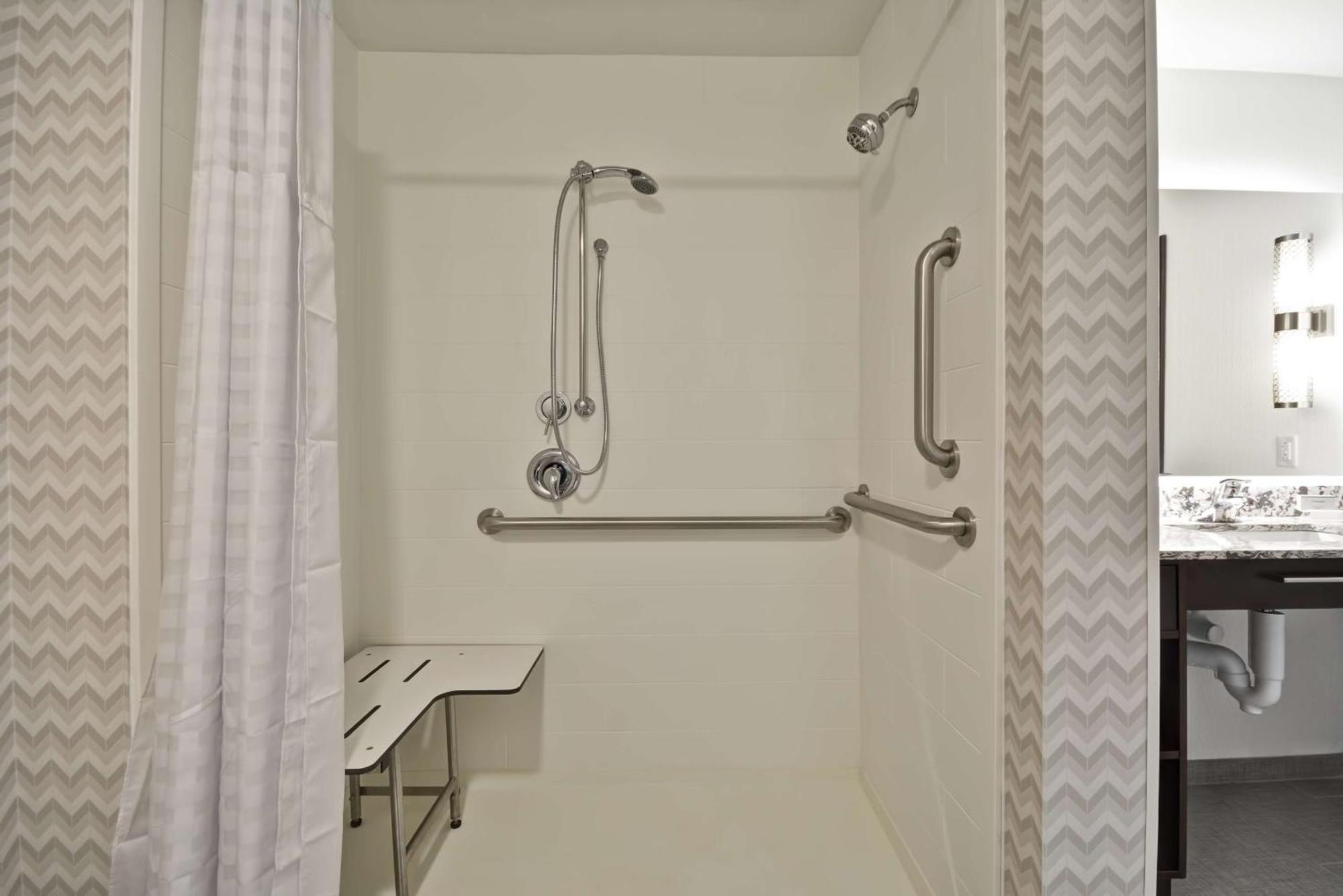 King Suite - Mobility and Hearing Access/Non-Smoking,1551313300:JPEG