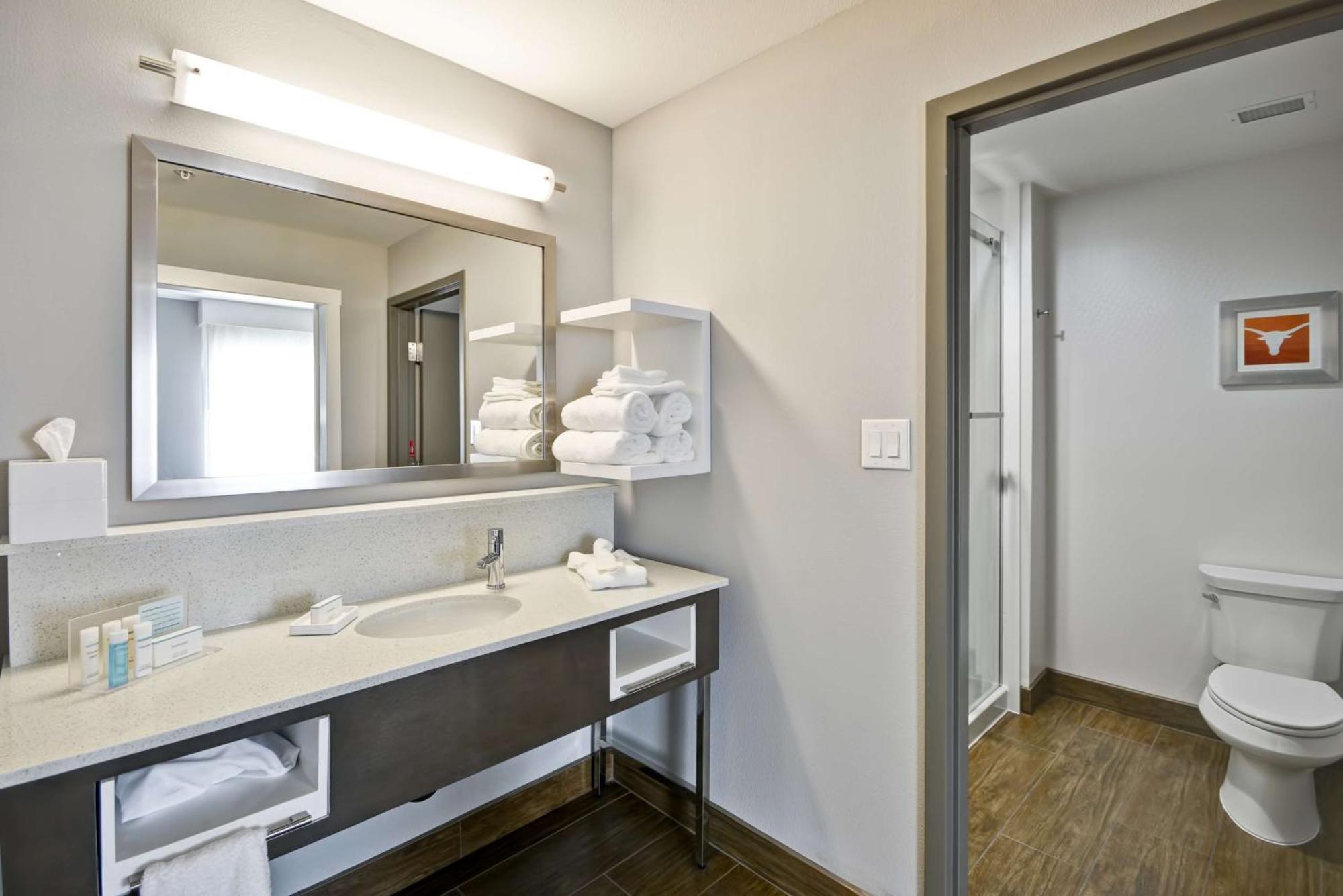 King Studio Suite