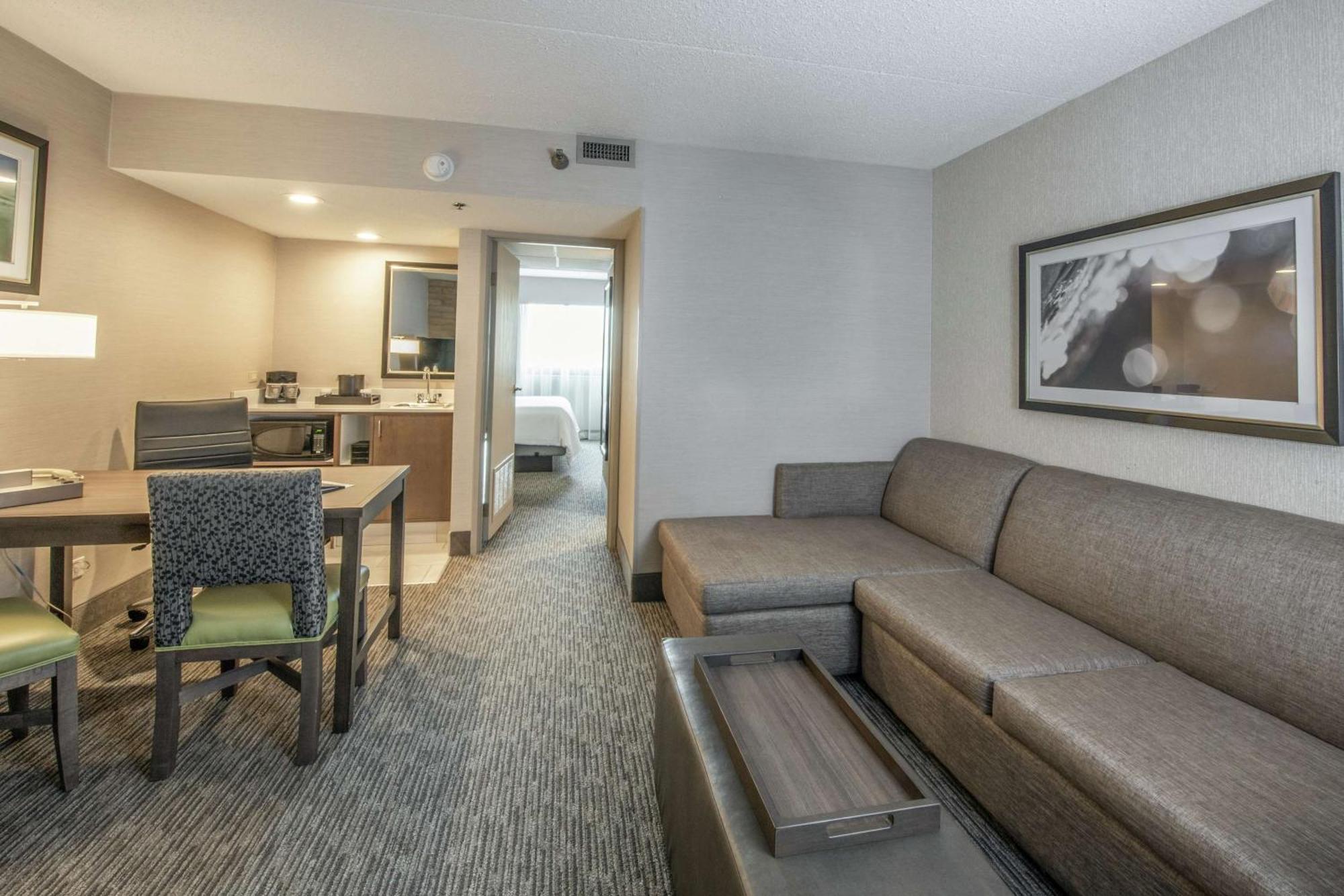 Two-Room King Suite - Non-Smoking,1551382729:JPEG