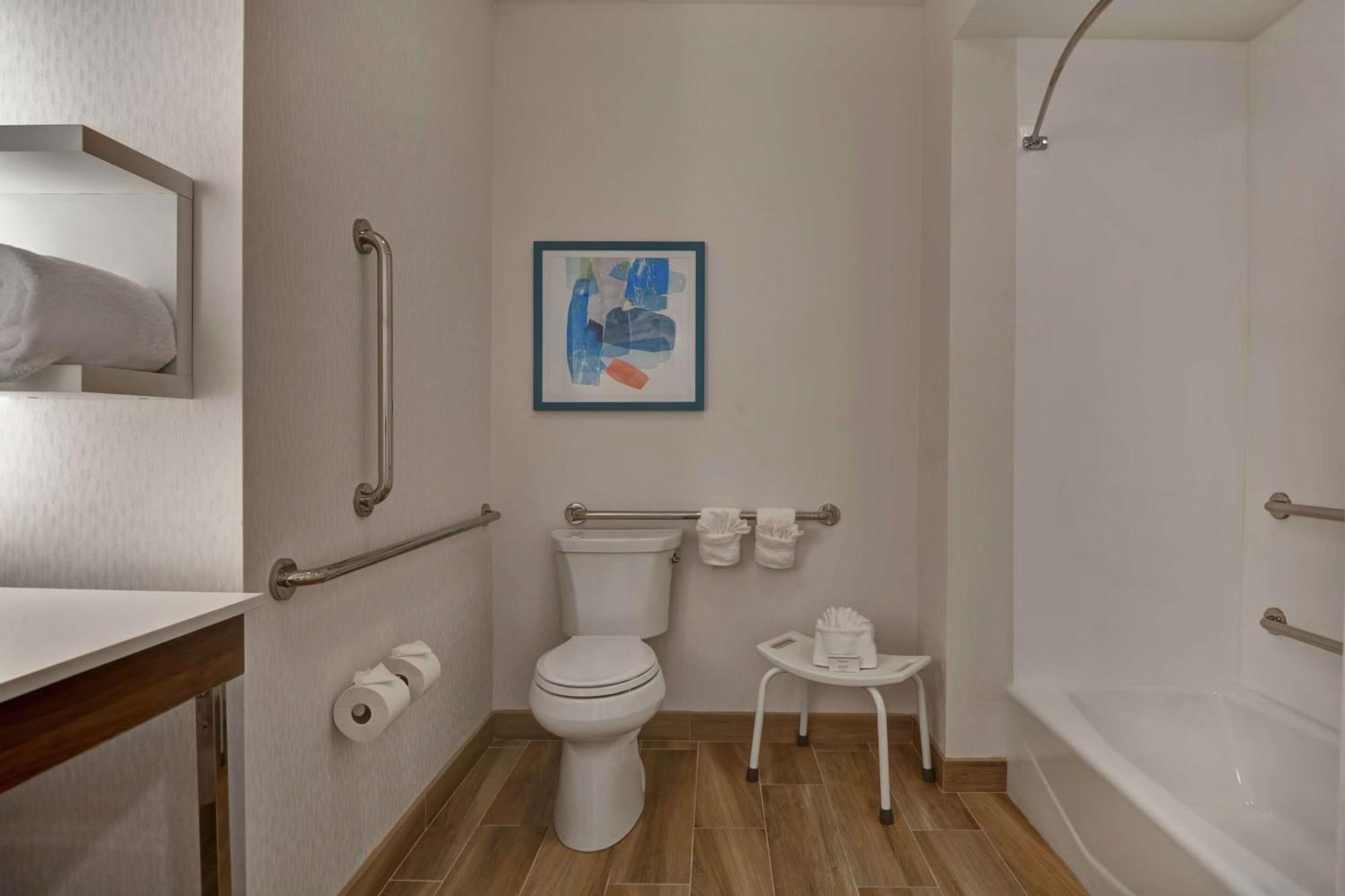 Queen Room with Two Queen Beds - Mobility Access/Non-Smoking,1551386632:JPEG