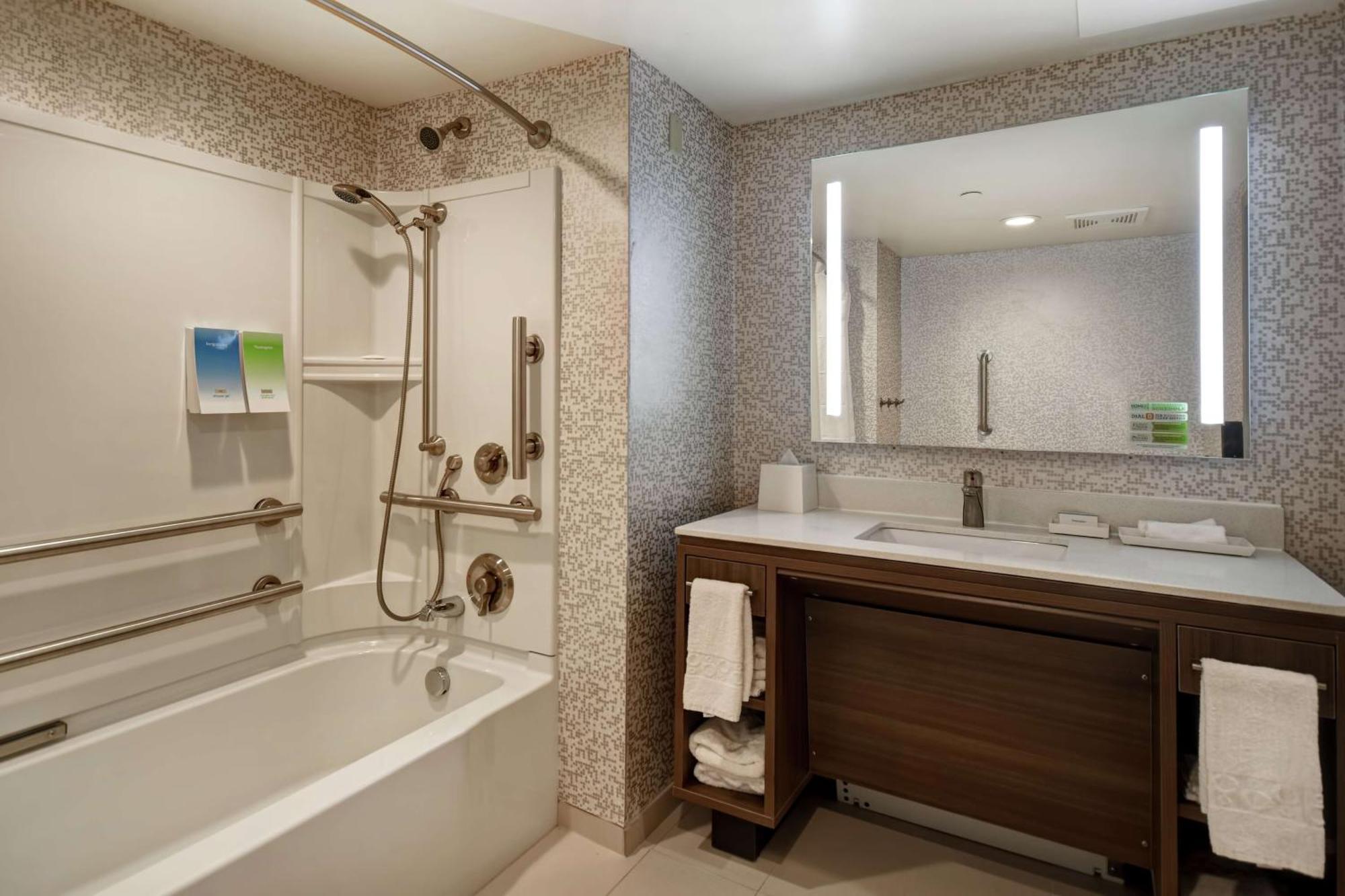 Queen Studio with Two Queen Beds - Mobility Access/Non-Smoking,1551392797:JPEG