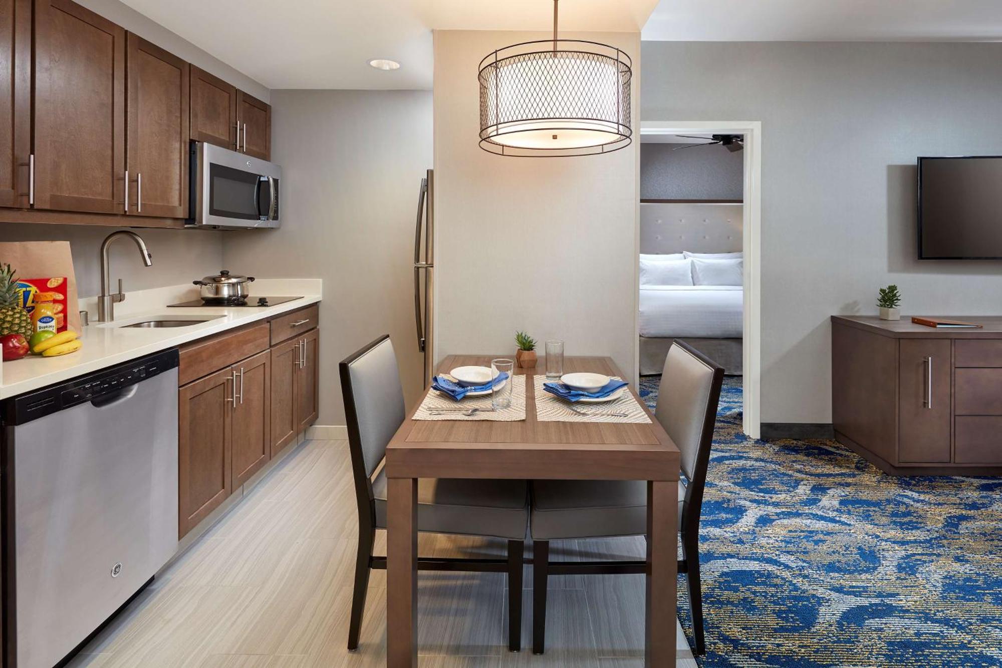 One-Bedroom King Suite,1551402796:JPEG