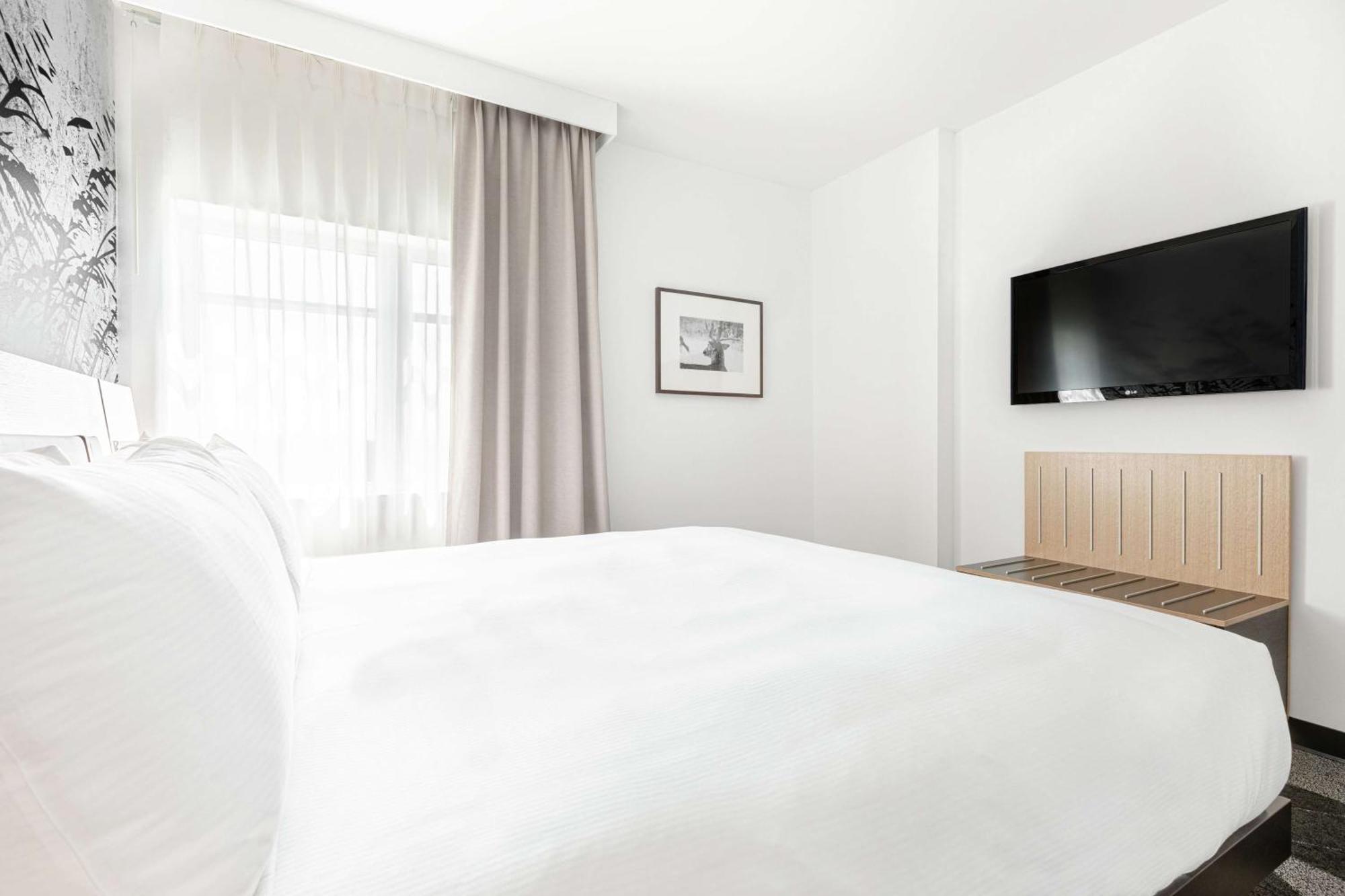 One-Bedroom Suite
