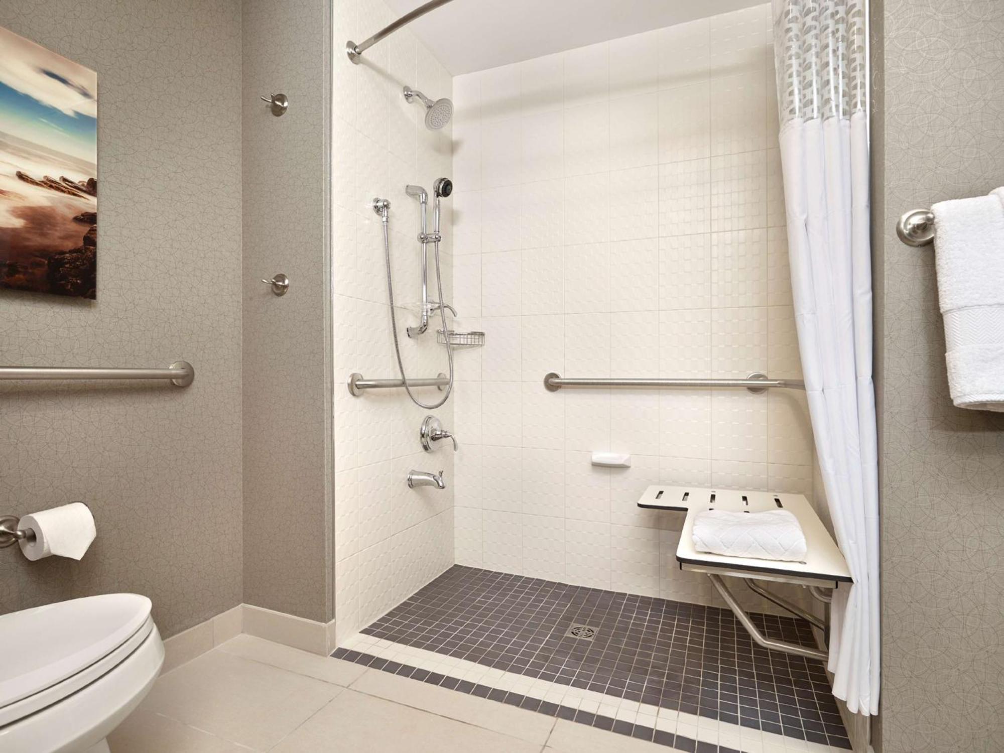 Queen Room with Two Queen Beds - Hearing Access/Non-Smoking,1551462403:JPEG