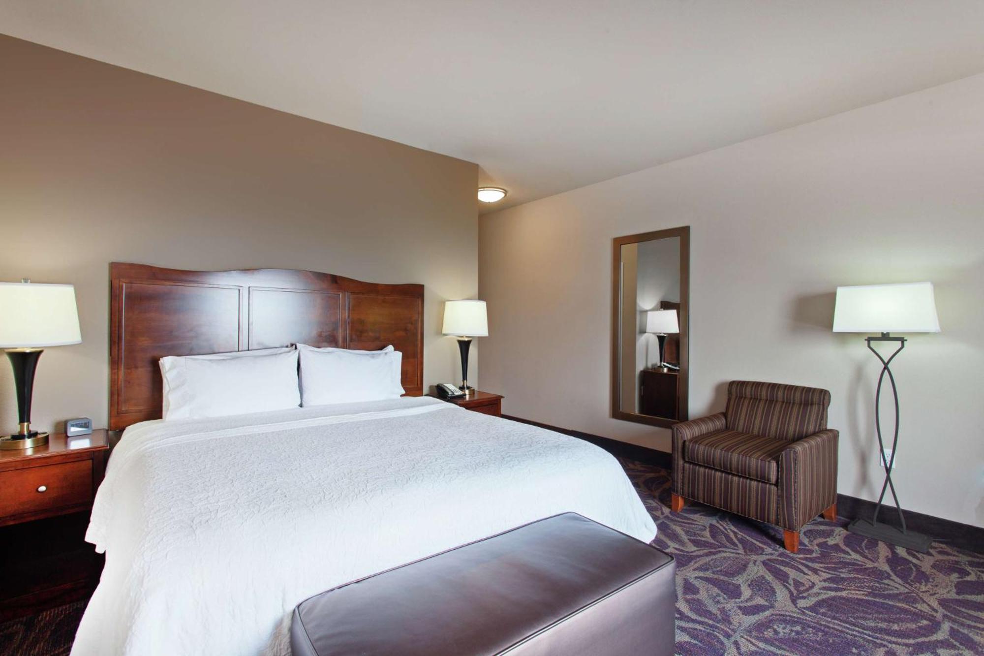 Executive King Room with Water View - Non-Smoking