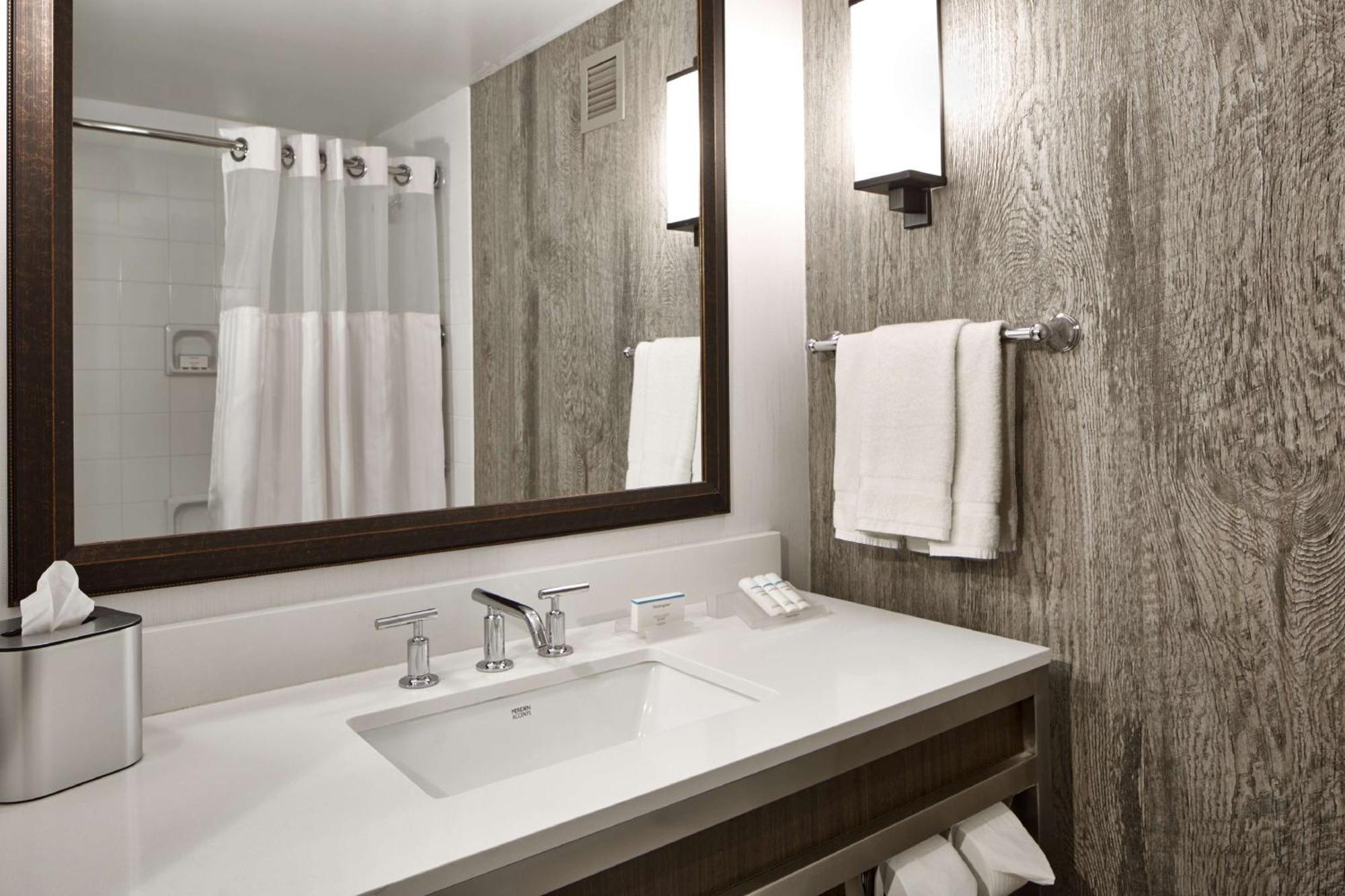 Double Room with Two Double Beds - Mobility Access,1551484273:JPEG