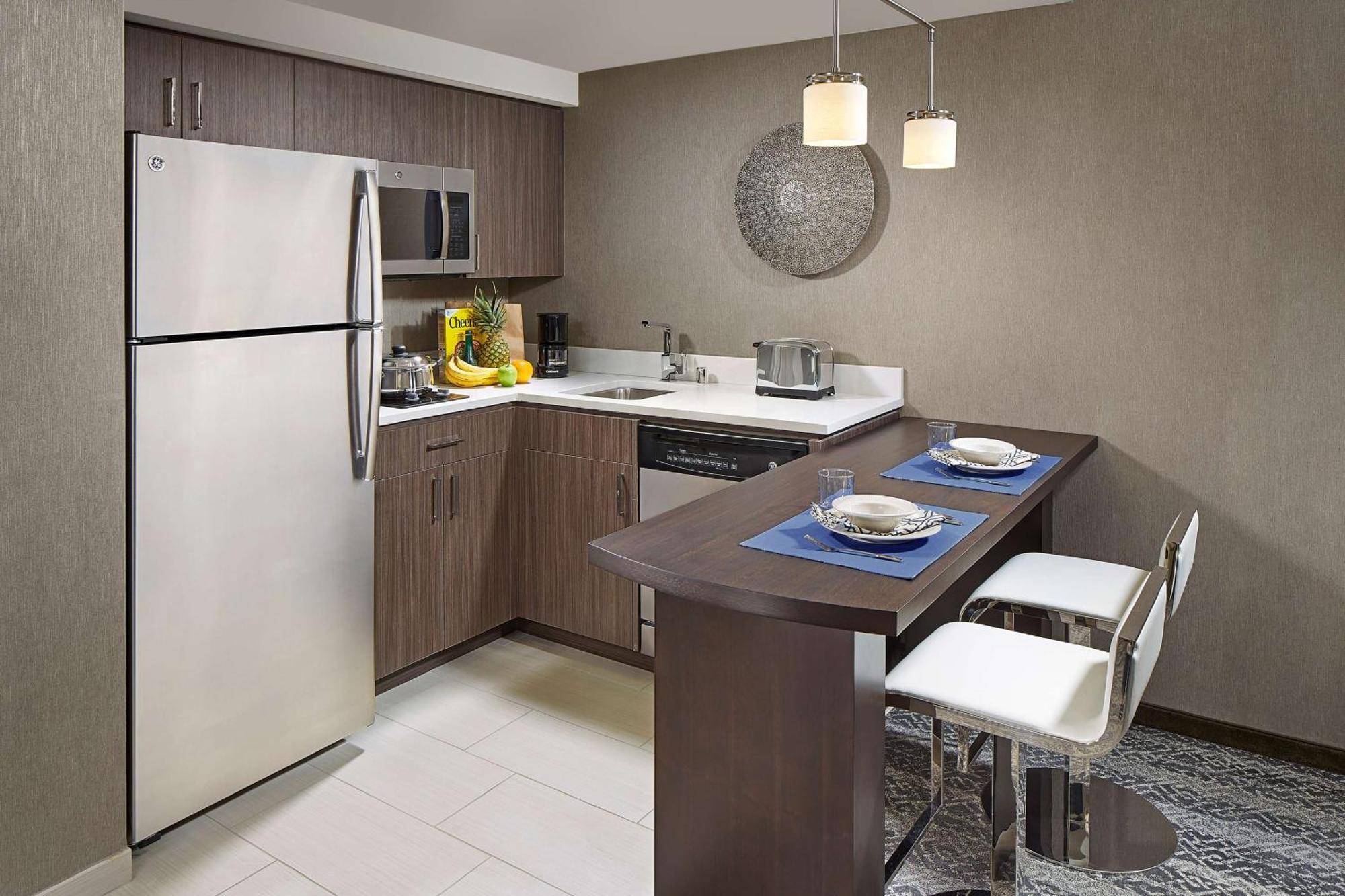 Essential King Studio Suite