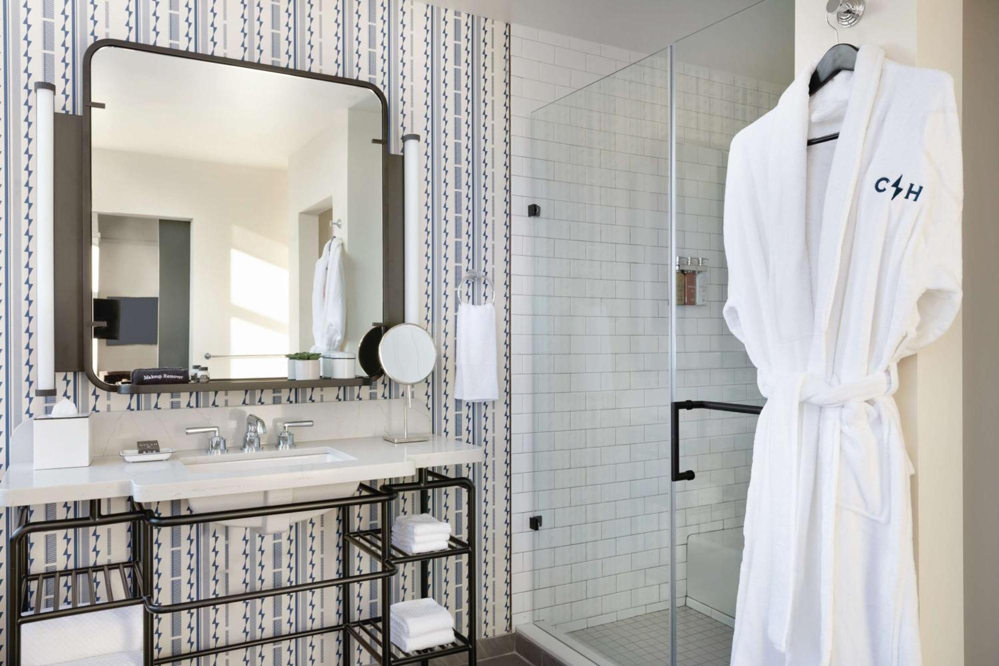 One-Bedroom King Suite