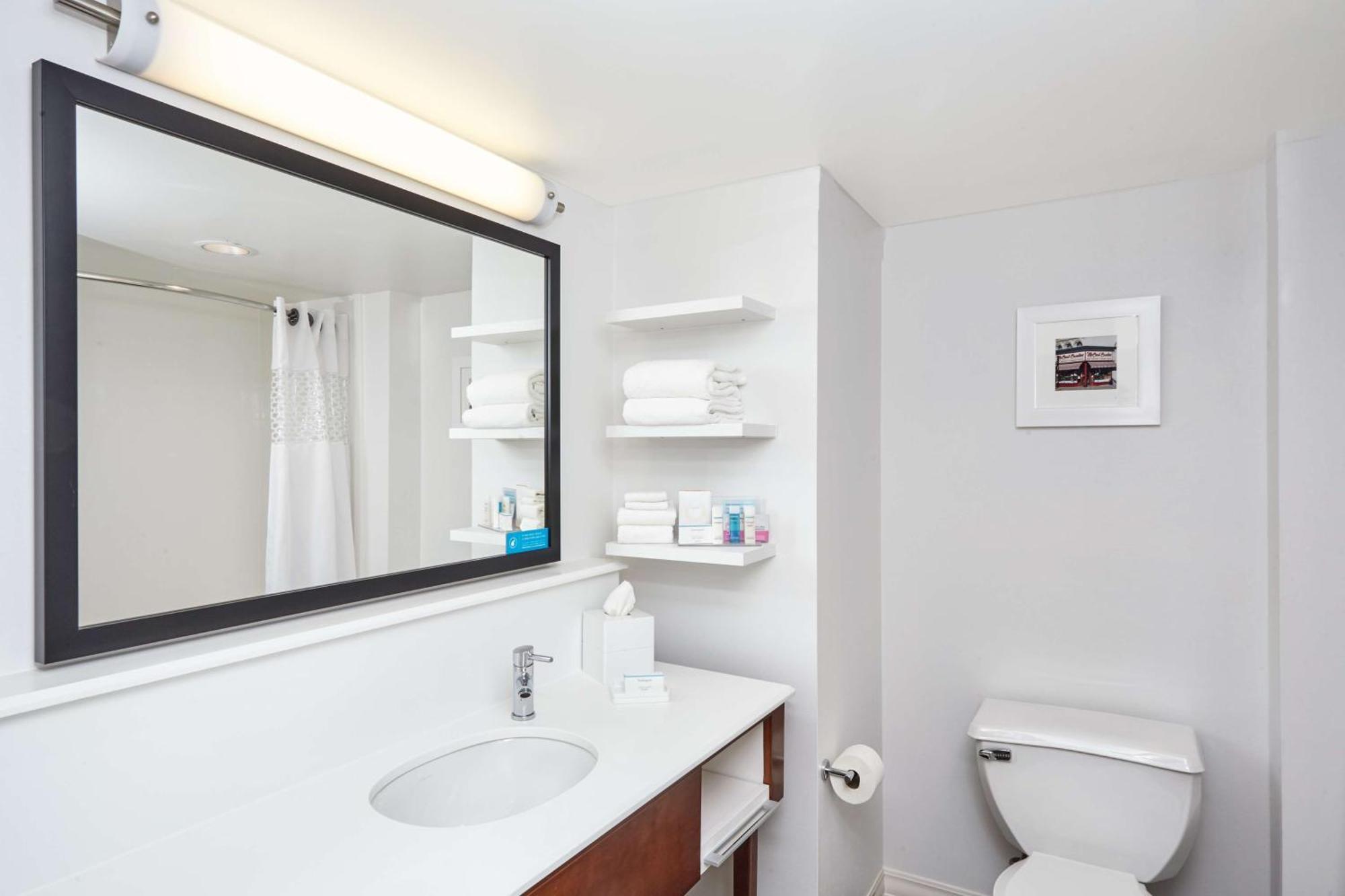 King Room - Hearing Access/Non-Smoking