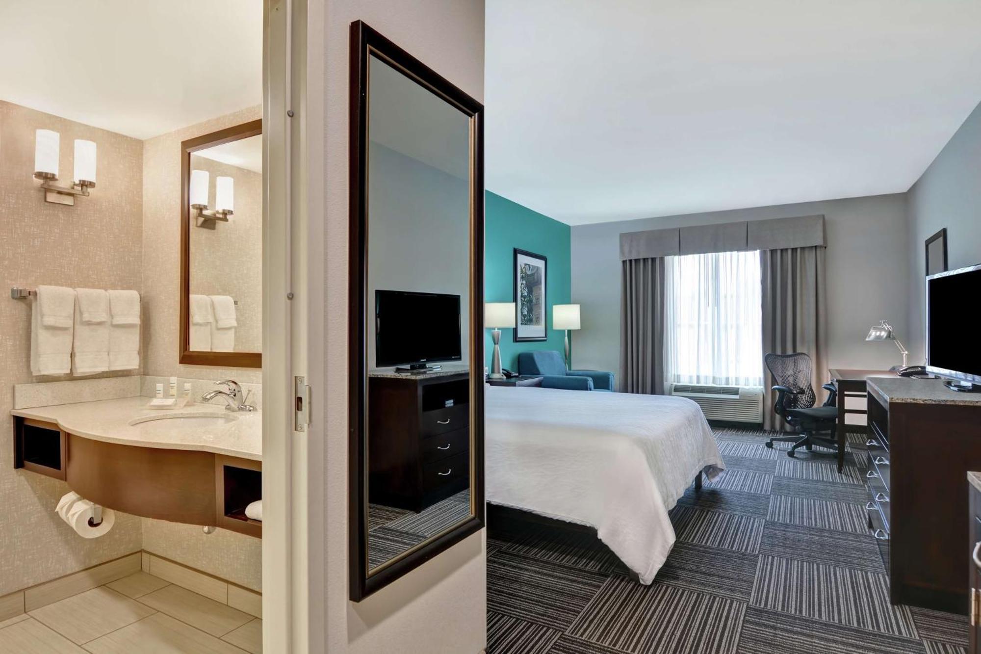 King Room with Accessible Tub - Mobility Access,1551655960:JPEG